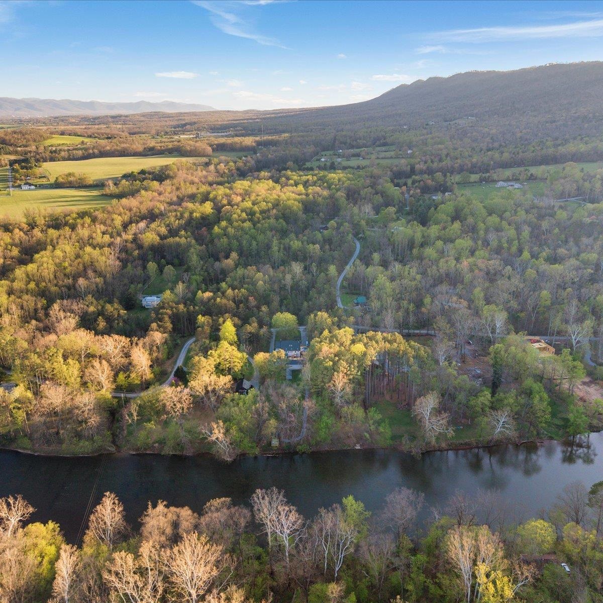 1226 SHIPYARD RD, SHENANDOAH, Virginia 22849, 9 Bedrooms Bedrooms, ,7 BathroomsBathrooms,Residential,Paddlers Paradise,1226 SHIPYARD RD,680618 MLS # 680618 1226 SHIPYARD RD, SHENANDOAH, Virginia 22849, 9 Bedrooms Bedrooms, ,7 BathroomsBathrooms,Residential,Paddlers Paradise,1226 SHIPYARD RD,680618 MLS # 680618