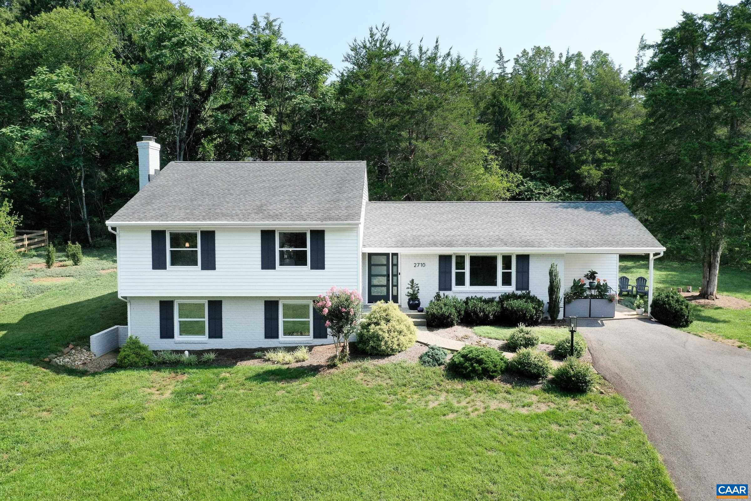 Updated Home in Ivy! Updated Home in Ivy!