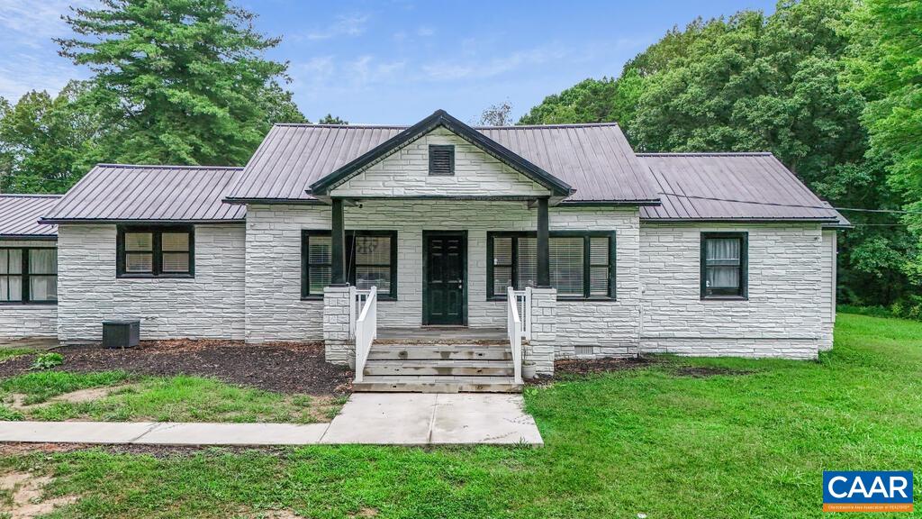 3331 S CONSTITUTION RTE, DILLWYN, Virginia 23936, 3 Bedrooms Bedrooms, ,2 BathroomsBathrooms,Residential,3331 S Constitution Rte, Dillwyn, VA 23936,3331 S CONSTITUTION RTE,680633 MLS # 680633