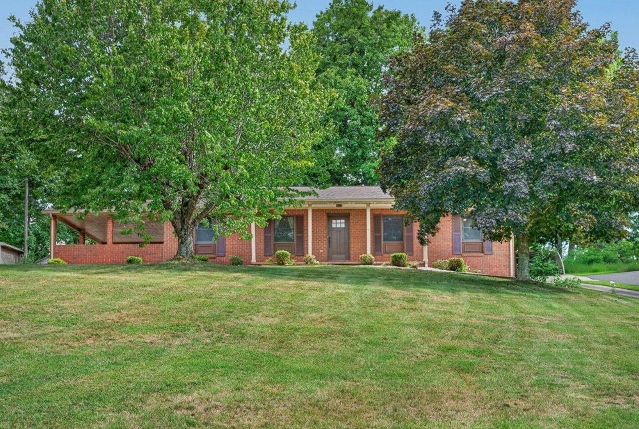 822 PARKERSBURG TPKE, STAUNTON, Virginia 24401, 3 Bedrooms Bedrooms, ,2 BathroomsBathrooms,Residential,822 PARKERSBURG TPKE,680439 MLS # 680439 822 PARKERSBURG TPKE, STAUNTON, Virginia 24401, 3 Bedrooms Bedrooms, ,2 BathroomsBathrooms,Residential,822 PARKERSBURG TPKE,680439 MLS # 680439