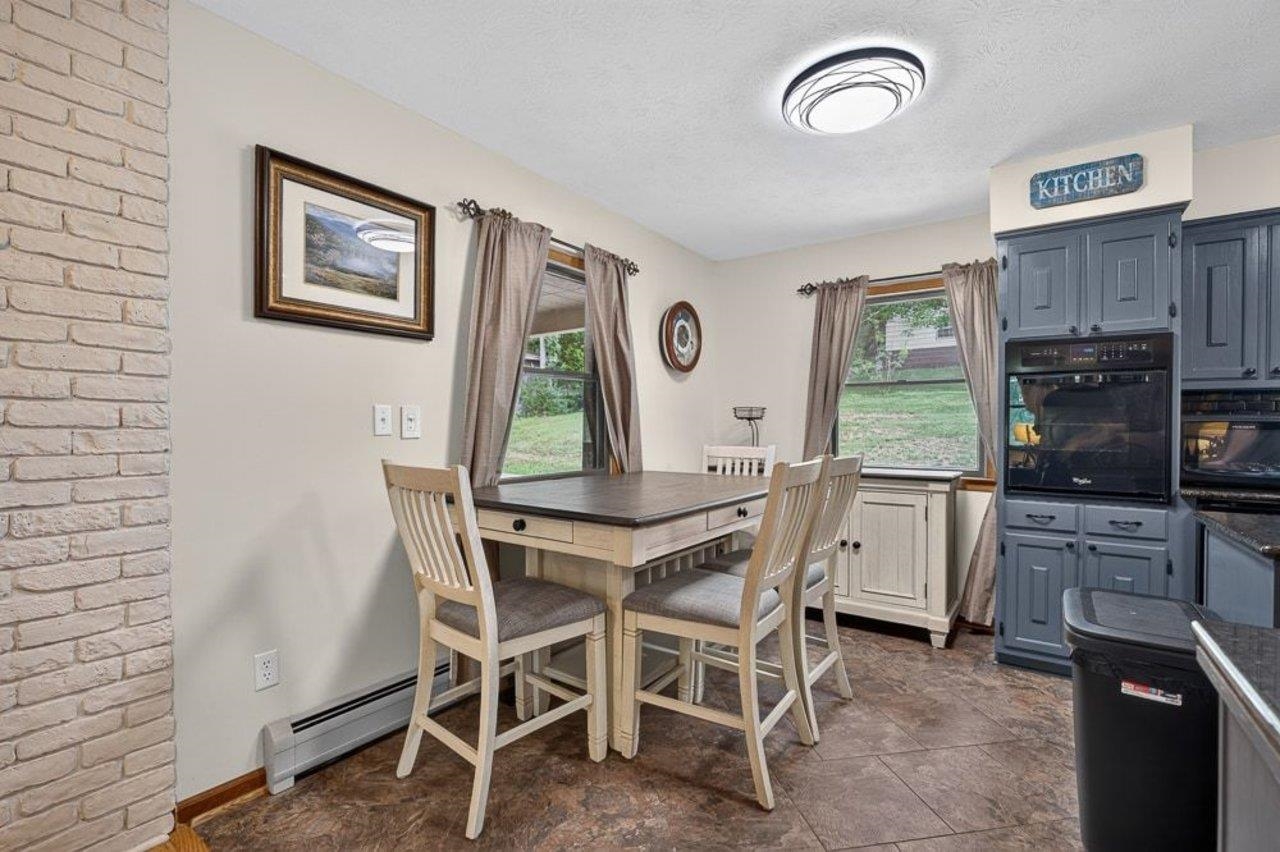 822 PARKERSBURG TPKE, STAUNTON, Virginia 24401, 3 Bedrooms Bedrooms, ,2 BathroomsBathrooms,Residential,822 PARKERSBURG TPKE,680439 MLS # 680439 822 PARKERSBURG TPKE, STAUNTON, Virginia 24401, 3 Bedrooms Bedrooms, ,2 BathroomsBathrooms,Residential,822 PARKERSBURG TPKE,680439 MLS # 680439