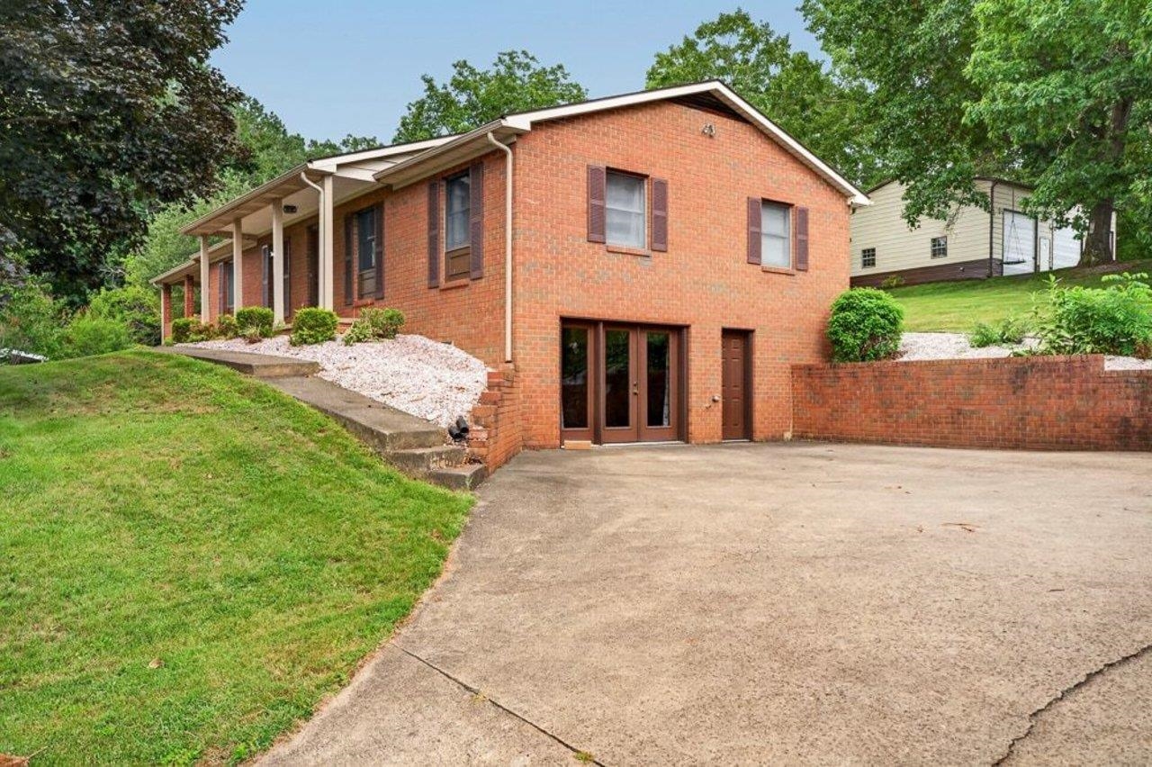822 PARKERSBURG TPKE, STAUNTON, Virginia 24401, 3 Bedrooms Bedrooms, ,2 BathroomsBathrooms,Residential,822 PARKERSBURG TPKE,680439 MLS # 680439 822 PARKERSBURG TPKE, STAUNTON, Virginia 24401, 3 Bedrooms Bedrooms, ,2 BathroomsBathrooms,Residential,822 PARKERSBURG TPKE,680439 MLS # 680439