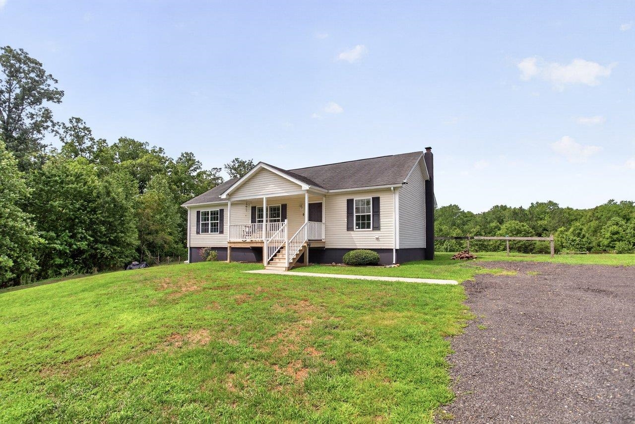 7066 FORTUNE LN, KEENE, Virginia 22946, 3 Bedrooms Bedrooms, ,2 BathroomsBathrooms,Residential,7066 FORTUNE LN,680514 MLS # 680514 7066 FORTUNE LN, KEENE, Virginia 22946, 3 Bedrooms Bedrooms, ,2 BathroomsBathrooms,Residential,7066 FORTUNE LN,680514 MLS # 680514