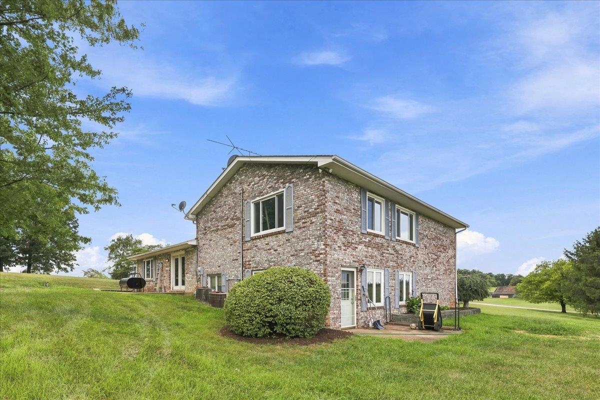 1100 QUICKS MILL RD, STAUNTON, Virginia 24401, 5 Bedrooms Bedrooms, ,3 BathroomsBathrooms,Residential,1100 QUICKS MILL RD,680542 MLS # 680542 1100 QUICKS MILL RD, STAUNTON, Virginia 24401, 5 Bedrooms Bedrooms, ,3 BathroomsBathrooms,Residential,1100 QUICKS MILL RD,680542 MLS # 680542