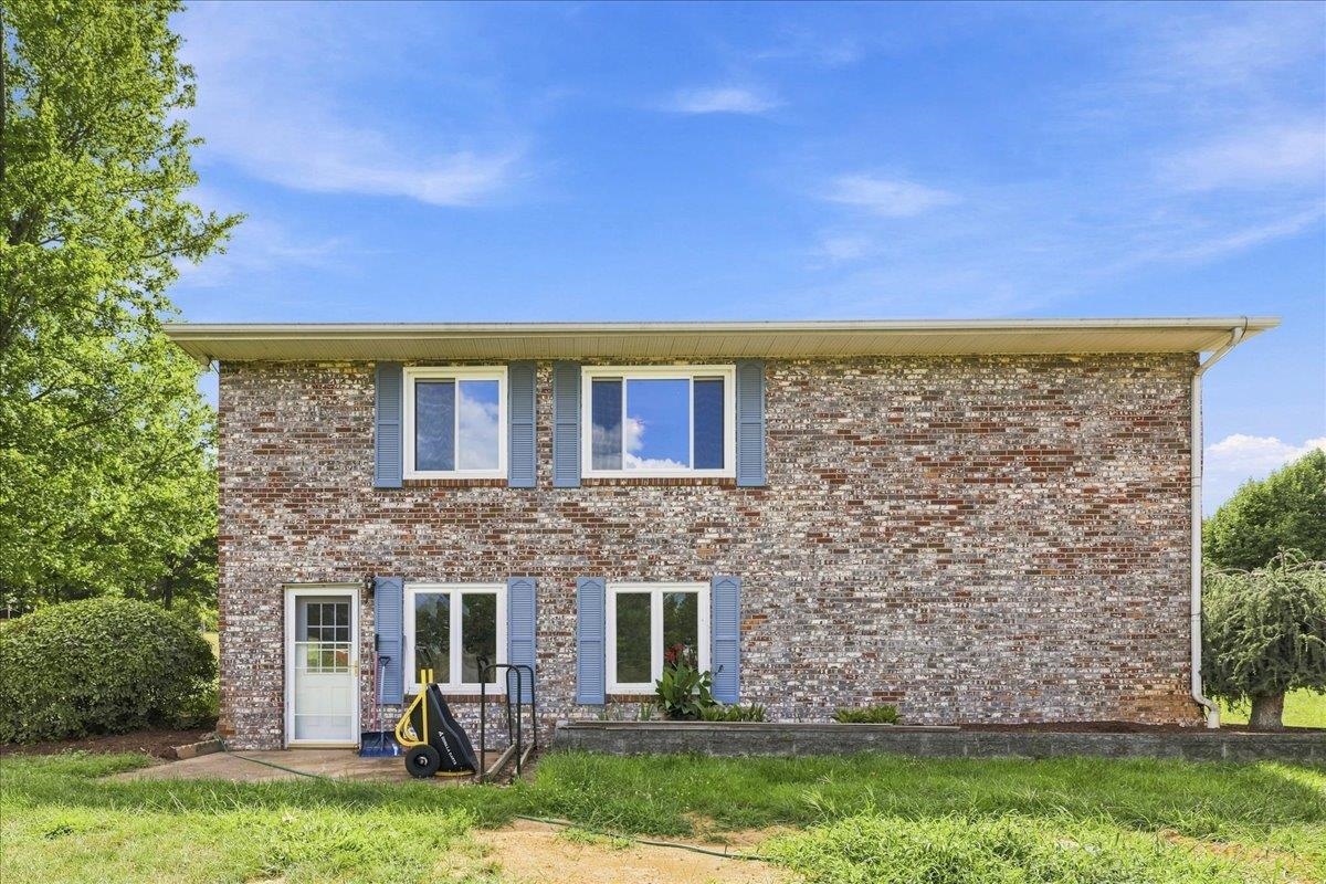 1100 QUICKS MILL RD, STAUNTON, Virginia 24401, 5 Bedrooms Bedrooms, ,3 BathroomsBathrooms,Residential,1100 QUICKS MILL RD,680542 MLS # 680542 1100 QUICKS MILL RD, STAUNTON, Virginia 24401, 5 Bedrooms Bedrooms, ,3 BathroomsBathrooms,Residential,1100 QUICKS MILL RD,680542 MLS # 680542