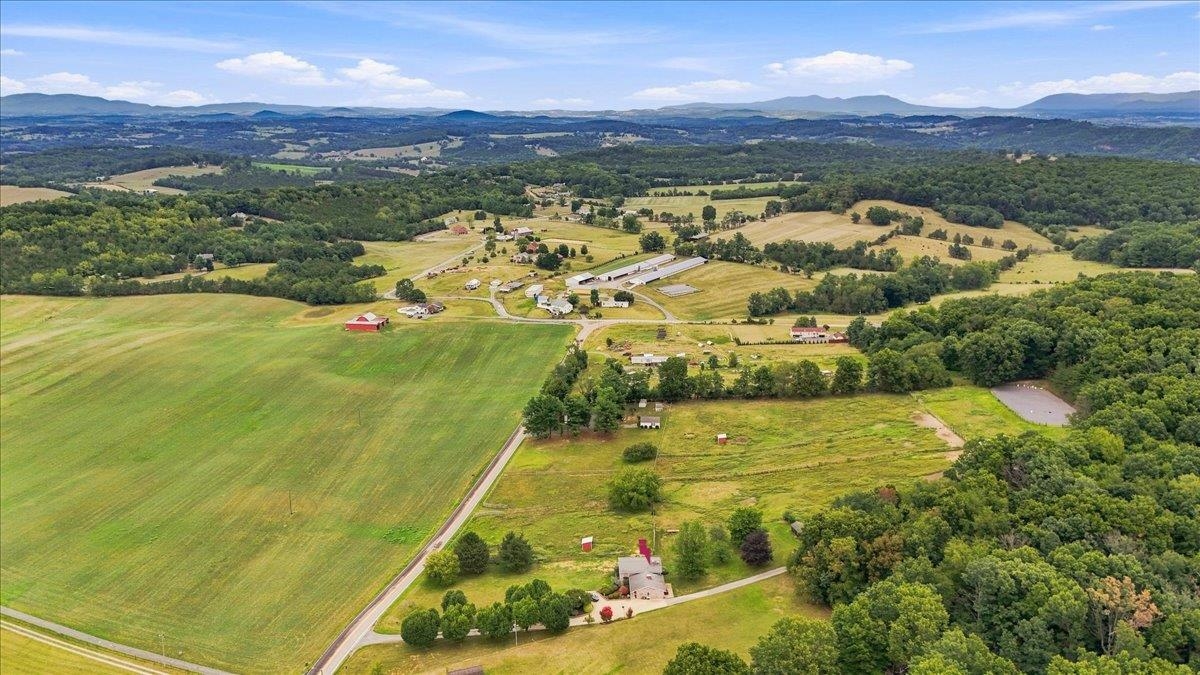 1100 QUICKS MILL RD, STAUNTON, Virginia 24401, 5 Bedrooms Bedrooms, ,3 BathroomsBathrooms,Residential,1100 QUICKS MILL RD,680542 MLS # 680542 1100 QUICKS MILL RD, STAUNTON, Virginia 24401, 5 Bedrooms Bedrooms, ,3 BathroomsBathrooms,Residential,1100 QUICKS MILL RD,680542 MLS # 680542