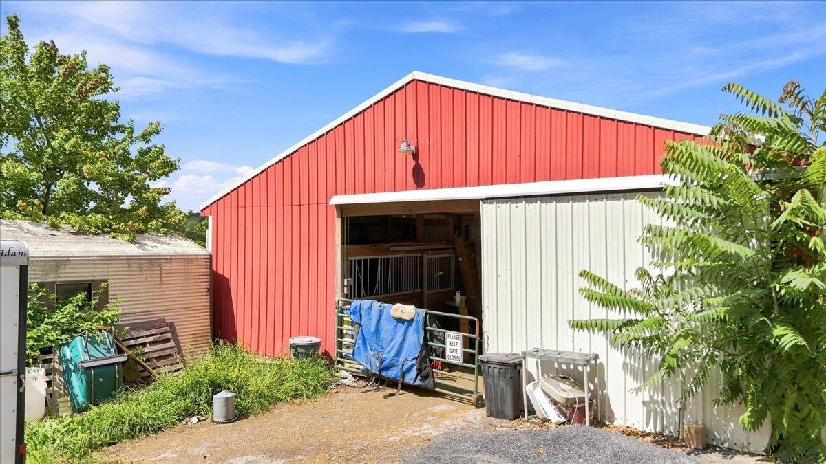 1100 QUICKS MILL RD, STAUNTON, Virginia 24401, 5 Bedrooms Bedrooms, ,3 BathroomsBathrooms,Residential,1100 QUICKS MILL RD,680542 MLS # 680542 1100 QUICKS MILL RD, STAUNTON, Virginia 24401, 5 Bedrooms Bedrooms, ,3 BathroomsBathrooms,Residential,1100 QUICKS MILL RD,680542 MLS # 680542