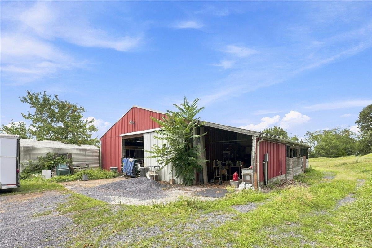 1100 QUICKS MILL RD, STAUNTON, Virginia 24401, 5 Bedrooms Bedrooms, ,3 BathroomsBathrooms,Residential,1100 QUICKS MILL RD,680542 MLS # 680542 1100 QUICKS MILL RD, STAUNTON, Virginia 24401, 5 Bedrooms Bedrooms, ,3 BathroomsBathrooms,Residential,1100 QUICKS MILL RD,680542 MLS # 680542