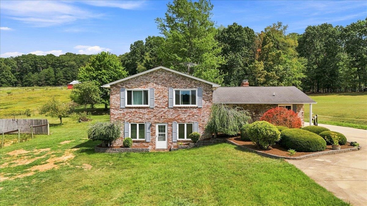 1100 QUICKS MILL RD, STAUNTON, Virginia 24401, 5 Bedrooms Bedrooms, ,3 BathroomsBathrooms,Residential,1100 QUICKS MILL RD,680542 MLS # 680542 1100 QUICKS MILL RD, STAUNTON, Virginia 24401, 5 Bedrooms Bedrooms, ,3 BathroomsBathrooms,Residential,1100 QUICKS MILL RD,680542 MLS # 680542