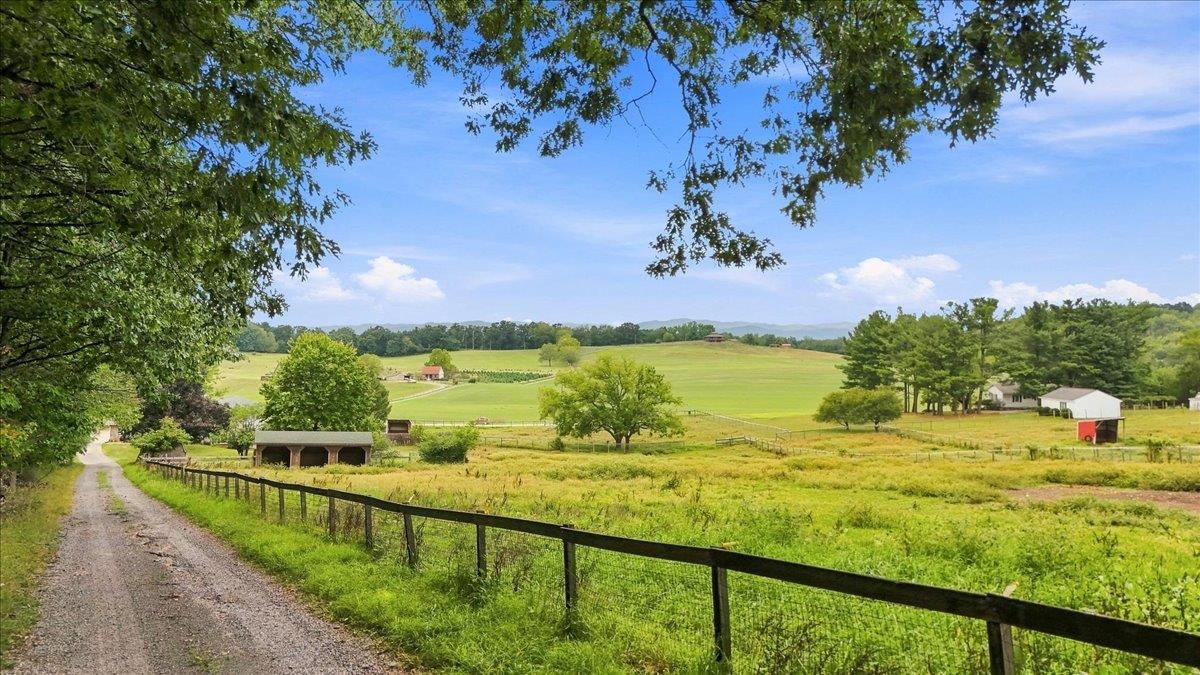 1100 QUICKS MILL RD, STAUNTON, Virginia 24401, 5 Bedrooms Bedrooms, ,3 BathroomsBathrooms,Residential,1100 QUICKS MILL RD,680542 MLS # 680542 1100 QUICKS MILL RD, STAUNTON, Virginia 24401, 5 Bedrooms Bedrooms, ,3 BathroomsBathrooms,Residential,1100 QUICKS MILL RD,680542 MLS # 680542