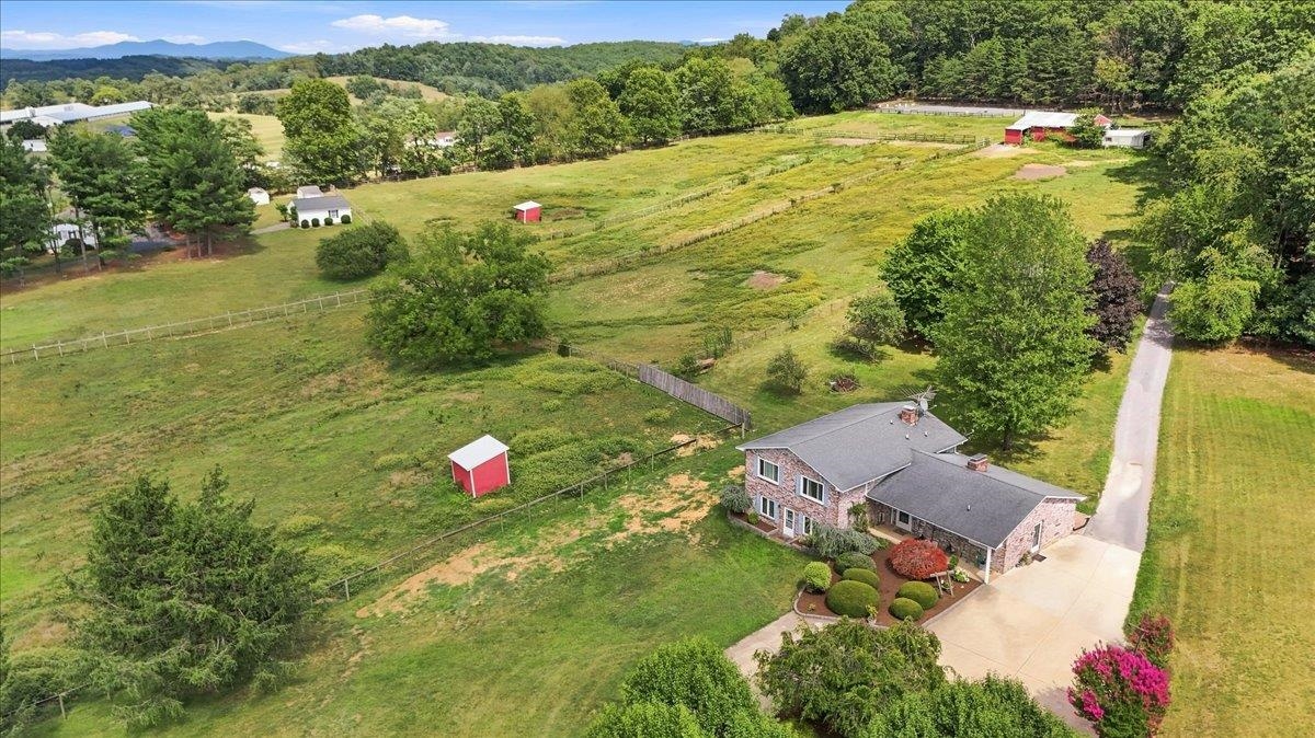 1100 QUICKS MILL RD, STAUNTON, Virginia 24401, 5 Bedrooms Bedrooms, ,3 BathroomsBathrooms,Residential,1100 QUICKS MILL RD,680542 MLS # 680542 1100 QUICKS MILL RD, STAUNTON, Virginia 24401, 5 Bedrooms Bedrooms, ,3 BathroomsBathrooms,Residential,1100 QUICKS MILL RD,680542 MLS # 680542