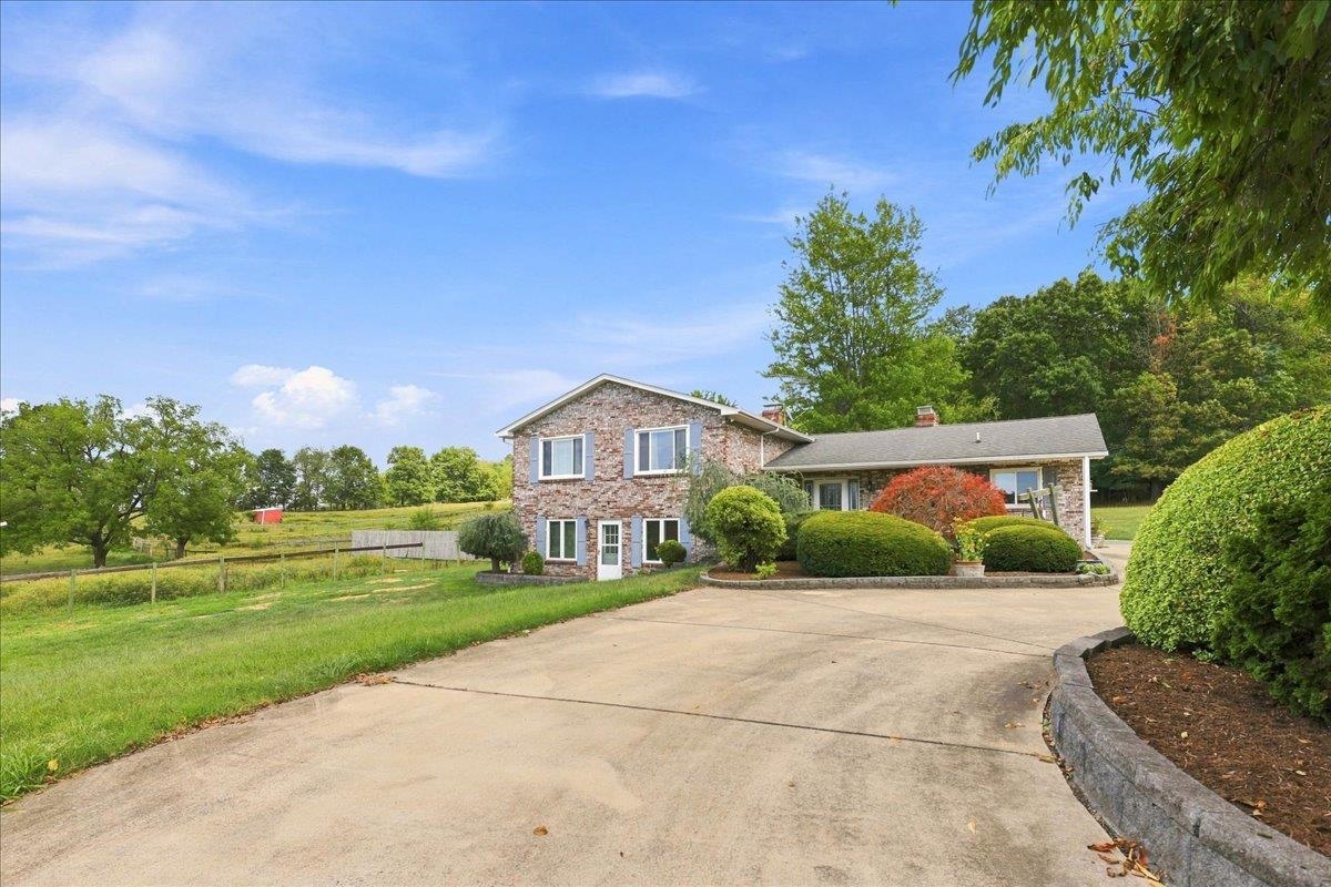 1100 QUICKS MILL RD, STAUNTON, Virginia 24401, 5 Bedrooms Bedrooms, ,3 BathroomsBathrooms,Residential,1100 QUICKS MILL RD,680542 MLS # 680542 1100 QUICKS MILL RD, STAUNTON, Virginia 24401, 5 Bedrooms Bedrooms, ,3 BathroomsBathrooms,Residential,1100 QUICKS MILL RD,680542 MLS # 680542