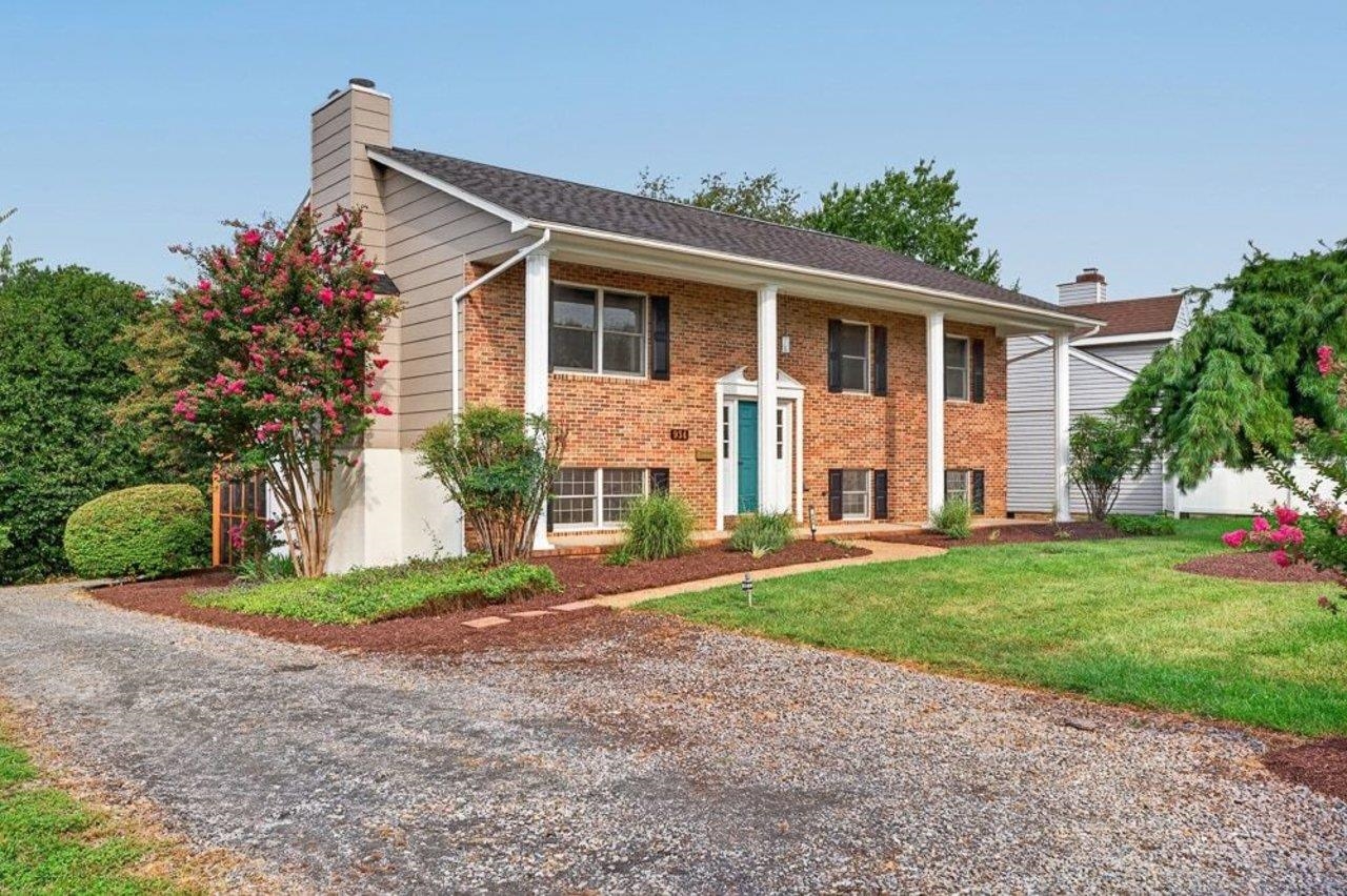 934 NORTHFIELD CT, HARRISONBURG, Virginia 22802, 4 Bedrooms Bedrooms, ,3 BathroomsBathrooms,Residential,934 NORTHFIELD CT,680639 MLS # 680639 934 NORTHFIELD CT, HARRISONBURG, Virginia 22802, 4 Bedrooms Bedrooms, ,3 BathroomsBathrooms,Residential,934 NORTHFIELD CT,680639 MLS # 680639
