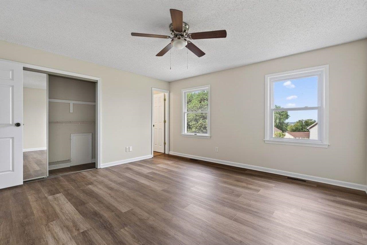 934 NORTHFIELD CT, HARRISONBURG, Virginia 22802, 4 Bedrooms Bedrooms, ,3 BathroomsBathrooms,Residential,934 NORTHFIELD CT,680639 MLS # 680639 934 NORTHFIELD CT, HARRISONBURG, Virginia 22802, 4 Bedrooms Bedrooms, ,3 BathroomsBathrooms,Residential,934 NORTHFIELD CT,680639 MLS # 680639