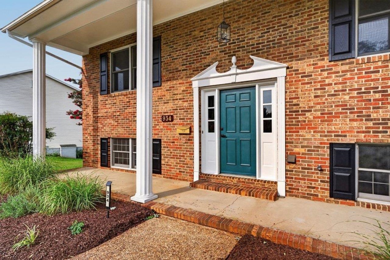 934 NORTHFIELD CT, HARRISONBURG, Virginia 22802, 4 Bedrooms Bedrooms, ,3 BathroomsBathrooms,Residential,934 NORTHFIELD CT,680639 MLS # 680639 934 NORTHFIELD CT, HARRISONBURG, Virginia 22802, 4 Bedrooms Bedrooms, ,3 BathroomsBathrooms,Residential,934 NORTHFIELD CT,680639 MLS # 680639