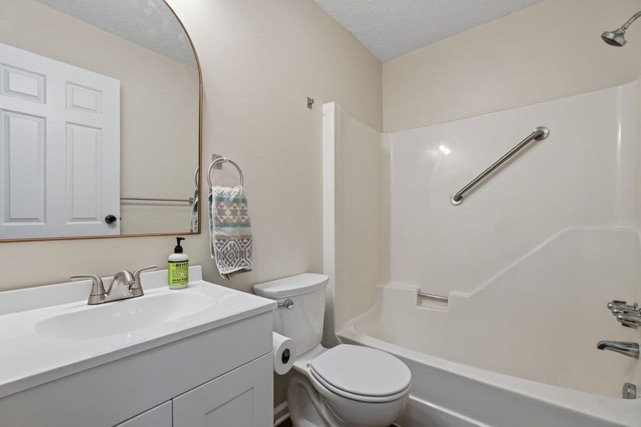 934 NORTHFIELD CT, HARRISONBURG, Virginia 22802, 4 Bedrooms Bedrooms, ,3 BathroomsBathrooms,Residential,934 NORTHFIELD CT,680639 MLS # 680639 934 NORTHFIELD CT, HARRISONBURG, Virginia 22802, 4 Bedrooms Bedrooms, ,3 BathroomsBathrooms,Residential,934 NORTHFIELD CT,680639 MLS # 680639