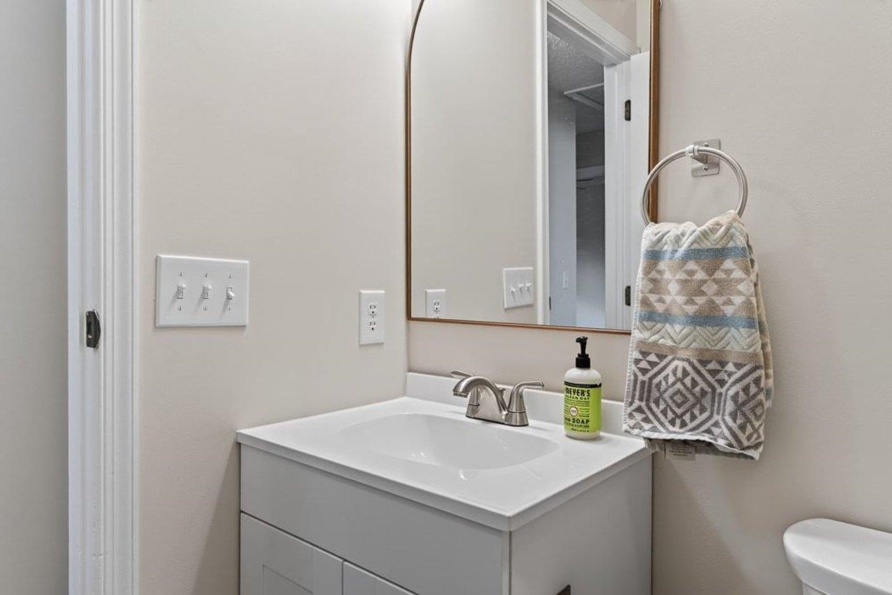 934 NORTHFIELD CT, HARRISONBURG, Virginia 22802, 4 Bedrooms Bedrooms, ,3 BathroomsBathrooms,Residential,934 NORTHFIELD CT,680639 MLS # 680639 934 NORTHFIELD CT, HARRISONBURG, Virginia 22802, 4 Bedrooms Bedrooms, ,3 BathroomsBathrooms,Residential,934 NORTHFIELD CT,680639 MLS # 680639