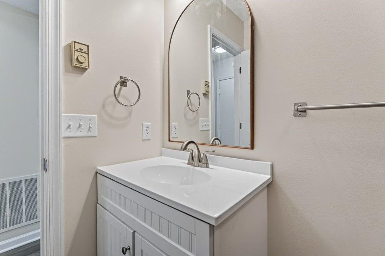 934 NORTHFIELD CT, HARRISONBURG, Virginia 22802, 4 Bedrooms Bedrooms, ,3 BathroomsBathrooms,Residential,934 NORTHFIELD CT,680639 MLS # 680639 934 NORTHFIELD CT, HARRISONBURG, Virginia 22802, 4 Bedrooms Bedrooms, ,3 BathroomsBathrooms,Residential,934 NORTHFIELD CT,680639 MLS # 680639