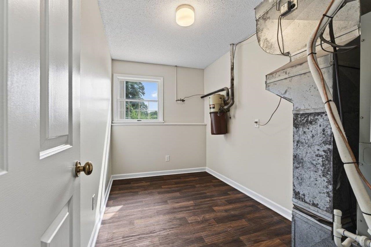 934 NORTHFIELD CT, HARRISONBURG, Virginia 22802, 4 Bedrooms Bedrooms, ,3 BathroomsBathrooms,Residential,934 NORTHFIELD CT,680639 MLS # 680639 934 NORTHFIELD CT, HARRISONBURG, Virginia 22802, 4 Bedrooms Bedrooms, ,3 BathroomsBathrooms,Residential,934 NORTHFIELD CT,680639 MLS # 680639