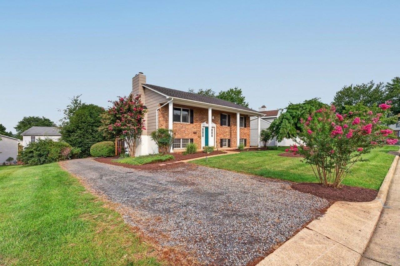 934 NORTHFIELD CT, HARRISONBURG, Virginia 22802, 4 Bedrooms Bedrooms, ,3 BathroomsBathrooms,Residential,934 NORTHFIELD CT,680639 MLS # 680639 934 NORTHFIELD CT, HARRISONBURG, Virginia 22802, 4 Bedrooms Bedrooms, ,3 BathroomsBathrooms,Residential,934 NORTHFIELD CT,680639 MLS # 680639