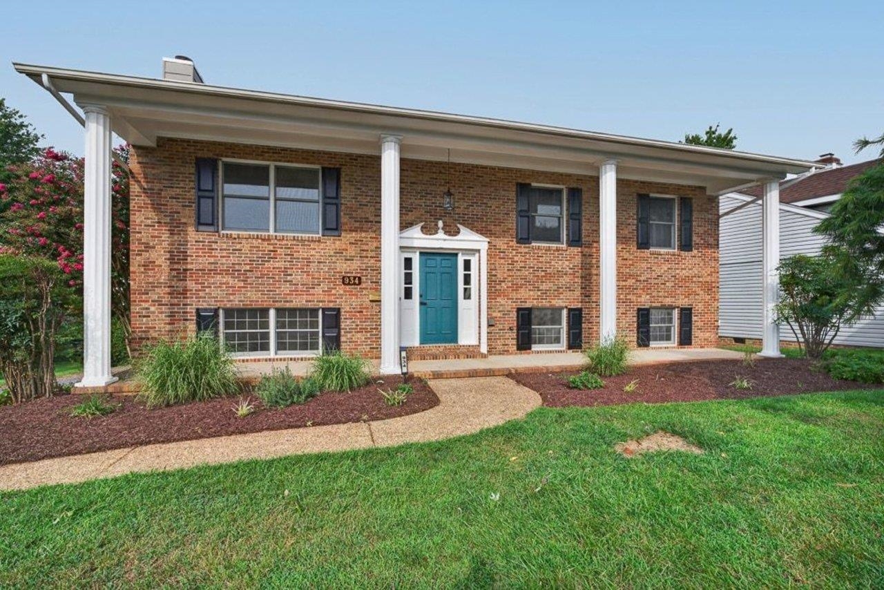 934 NORTHFIELD CT, HARRISONBURG, Virginia 22802, 4 Bedrooms Bedrooms, ,3 BathroomsBathrooms,Residential,934 NORTHFIELD CT,680639 MLS # 680639 934 NORTHFIELD CT, HARRISONBURG, Virginia 22802, 4 Bedrooms Bedrooms, ,3 BathroomsBathrooms,Residential,934 NORTHFIELD CT,680639 MLS # 680639