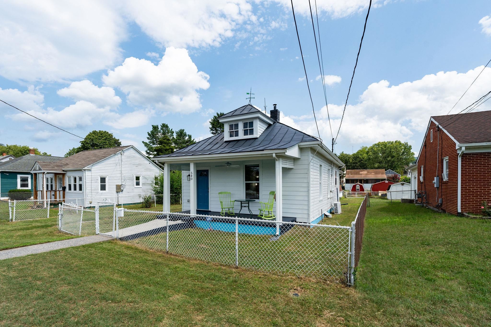 540 N BATH AVE, WAYNESBORO, Virginia 22980, 2 Bedrooms Bedrooms, ,2 BathroomsBathrooms,Residential,540 N BATH AVE,680640 MLS # 680640 540 N BATH AVE, WAYNESBORO, Virginia 22980, 2 Bedrooms Bedrooms, ,2 BathroomsBathrooms,Residential,540 N BATH AVE,680640 MLS # 680640