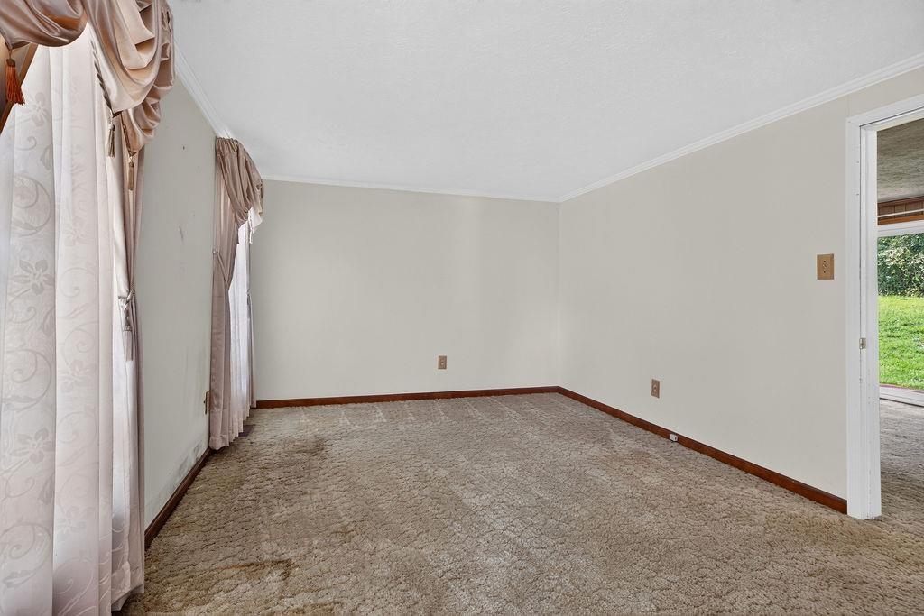 2755 LEE JACKSON HWY, STAUNTON, Virginia 24401, 4 Bedrooms Bedrooms, ,3 BathroomsBathrooms,Residential,2755 LEE JACKSON HWY,680641 MLS # 680641