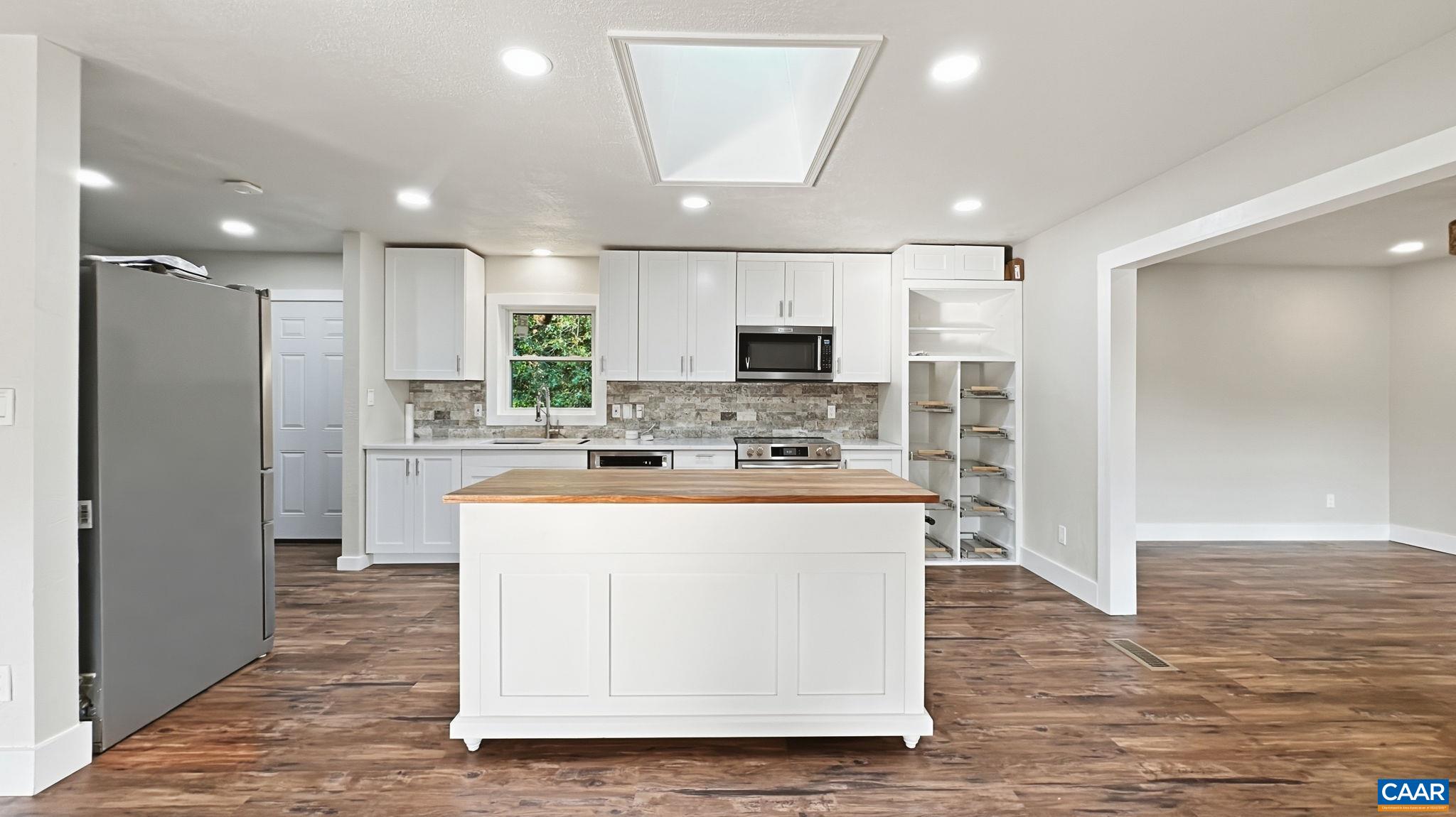 210 WILLIAMSTOWN RD, SHIPMAN, Virginia 22971, 3 Bedrooms Bedrooms, ,2 BathroomsBathrooms,Residential,210 WILLIAMSTOWN RD,680648 MLS # 680648 210 WILLIAMSTOWN RD, SHIPMAN, Virginia 22971, 3 Bedrooms Bedrooms, ,2 BathroomsBathrooms,Residential,210 WILLIAMSTOWN RD,680648 MLS # 680648