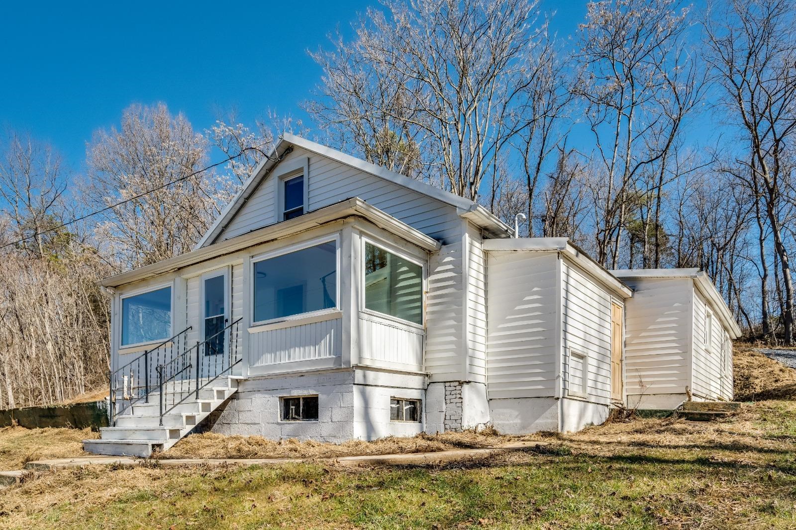 393 CROOKED RUN RD, SHENANDOAH, Virginia 22849, 4 Bedrooms Bedrooms, ,2 BathroomsBathrooms,Residential,River Bound,393 CROOKED RUN RD,680657 MLS # 680657 393 CROOKED RUN RD, SHENANDOAH, Virginia 22849, 4 Bedrooms Bedrooms, ,2 BathroomsBathrooms,Residential,River Bound,393 CROOKED RUN RD,680657 MLS # 680657
