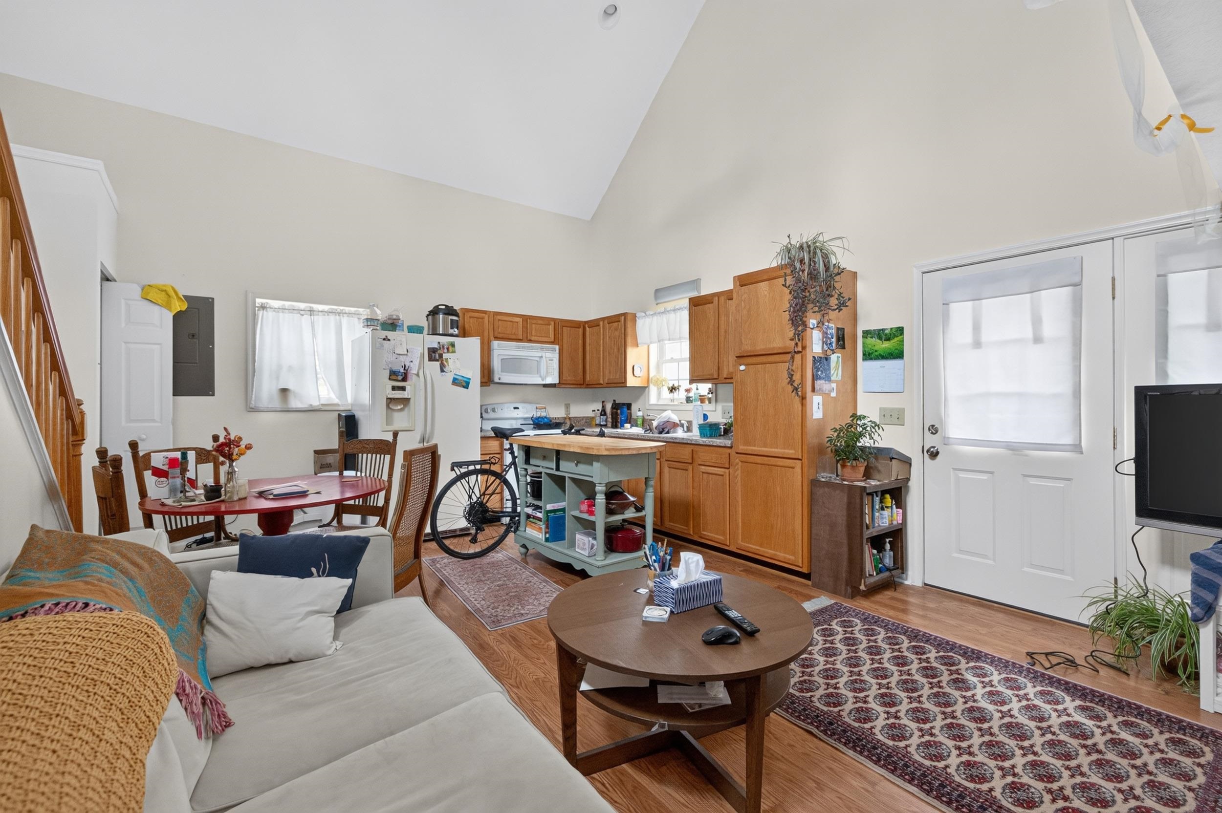 1076 COLLEGE AVE, HARRISONBURG, Virginia 22802, ,Residential,1076 COLLEGE AVE,680666 MLS # 680666