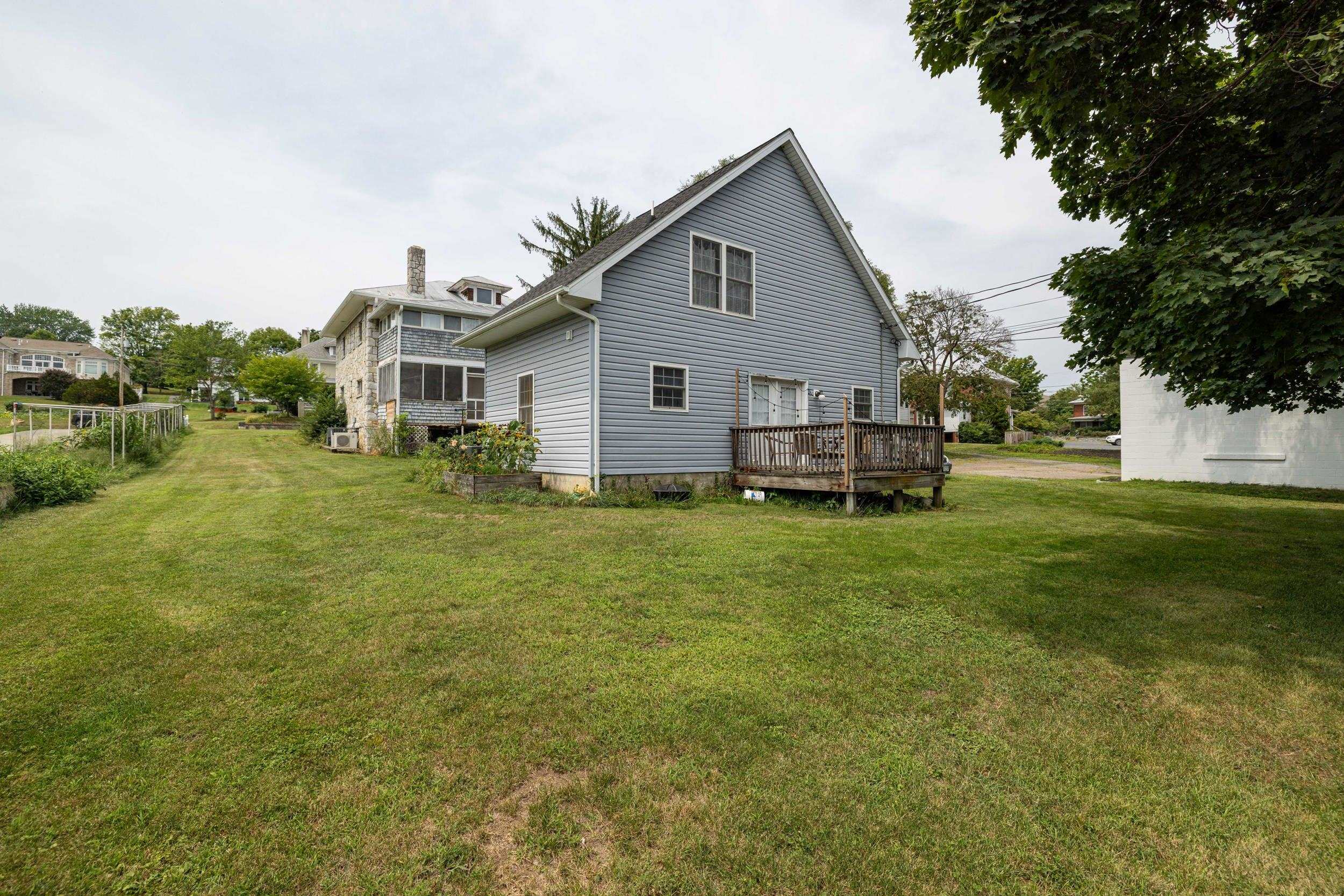 1076 COLLEGE AVE, HARRISONBURG, Virginia 22802, ,Residential,1076 COLLEGE AVE,680666 MLS # 680666