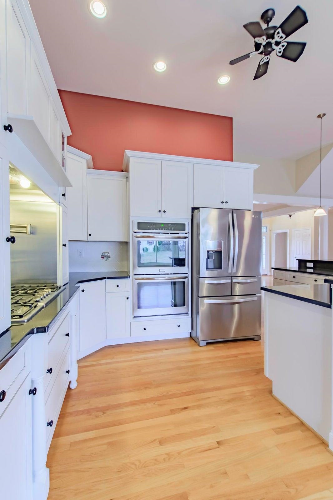 Inside the kitchen! Inside the kitchen!