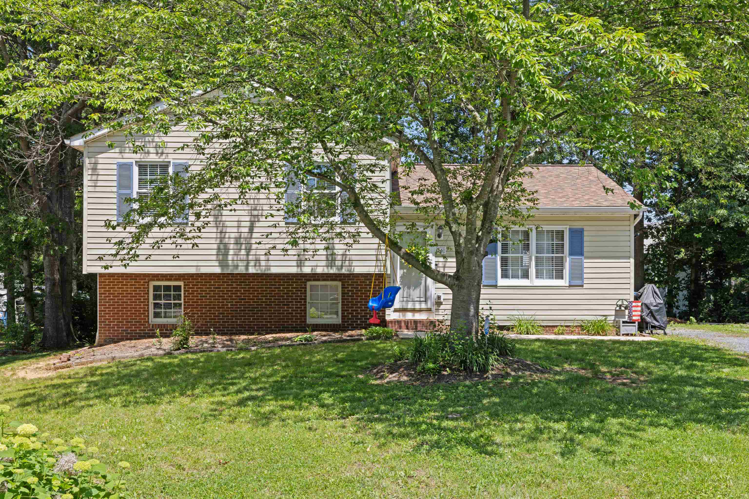 16 KINGSTON CT, STUARTS DRAFT, Virginia 24477, 3 Bedrooms Bedrooms, ,3 BathroomsBathrooms,Residential,16 KINGSTON CT,678012 MLS # 678012 16 KINGSTON CT, STUARTS DRAFT, Virginia 24477, 3 Bedrooms Bedrooms, ,3 BathroomsBathrooms,Residential,16 KINGSTON CT,678012 MLS # 678012