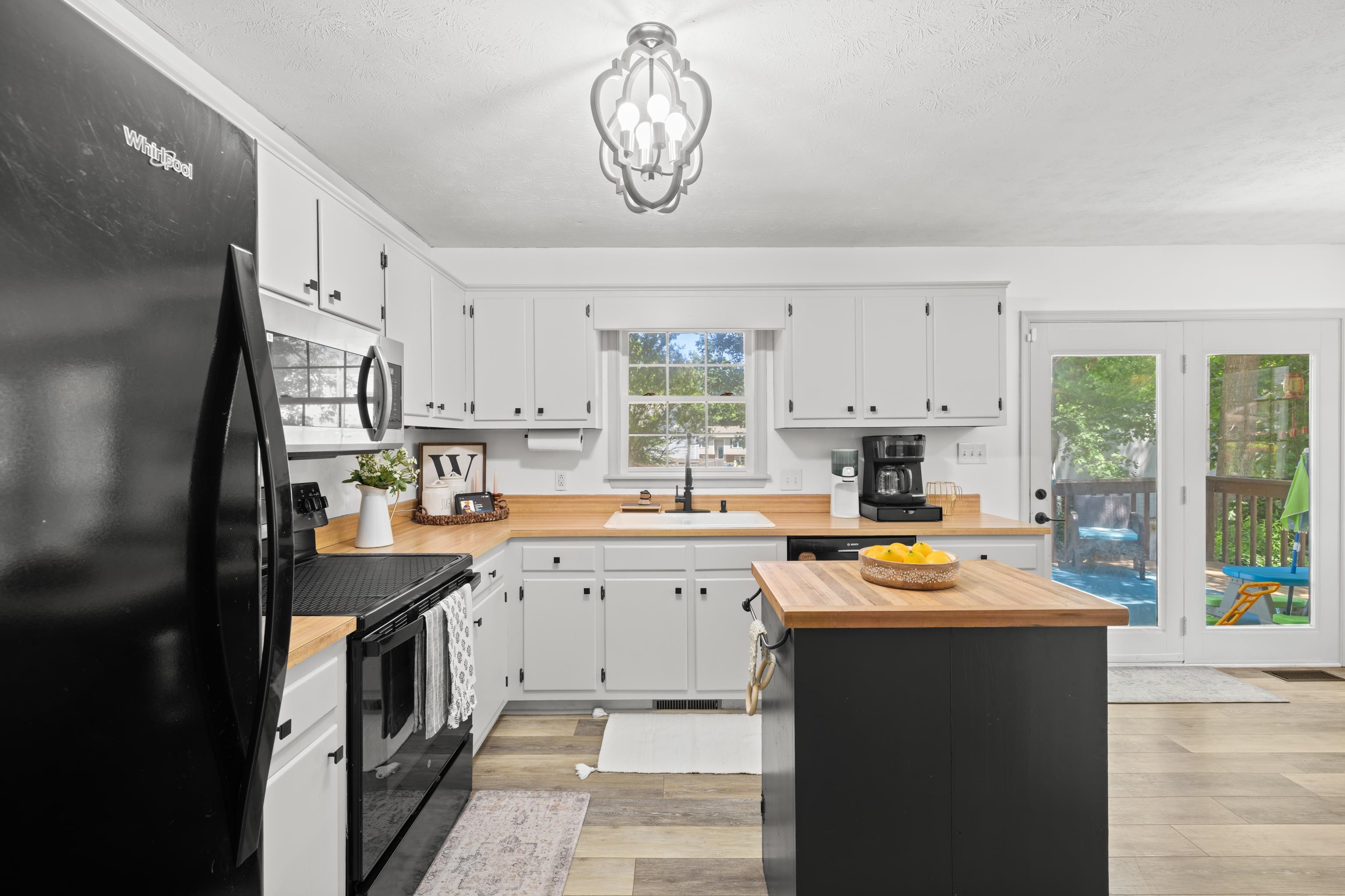 16 KINGSTON CT, STUARTS DRAFT, Virginia 24477, 3 Bedrooms Bedrooms, ,3 BathroomsBathrooms,Residential,16 KINGSTON CT,678012 MLS # 678012 16 KINGSTON CT, STUARTS DRAFT, Virginia 24477, 3 Bedrooms Bedrooms, ,3 BathroomsBathrooms,Residential,16 KINGSTON CT,678012 MLS # 678012