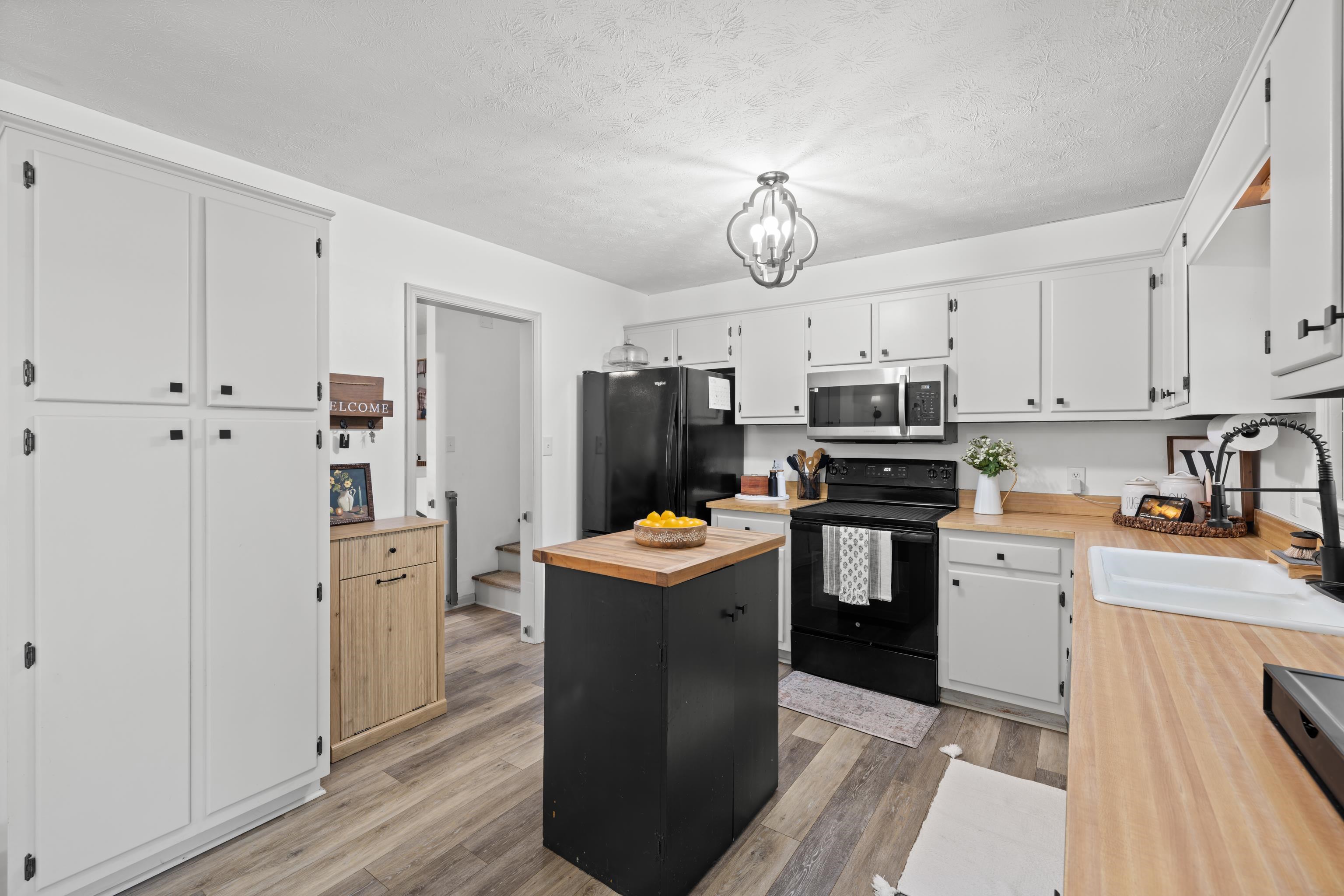 16 KINGSTON CT, STUARTS DRAFT, Virginia 24477, 3 Bedrooms Bedrooms, ,3 BathroomsBathrooms,Residential,16 KINGSTON CT,678012 MLS # 678012 16 KINGSTON CT, STUARTS DRAFT, Virginia 24477, 3 Bedrooms Bedrooms, ,3 BathroomsBathrooms,Residential,16 KINGSTON CT,678012 MLS # 678012