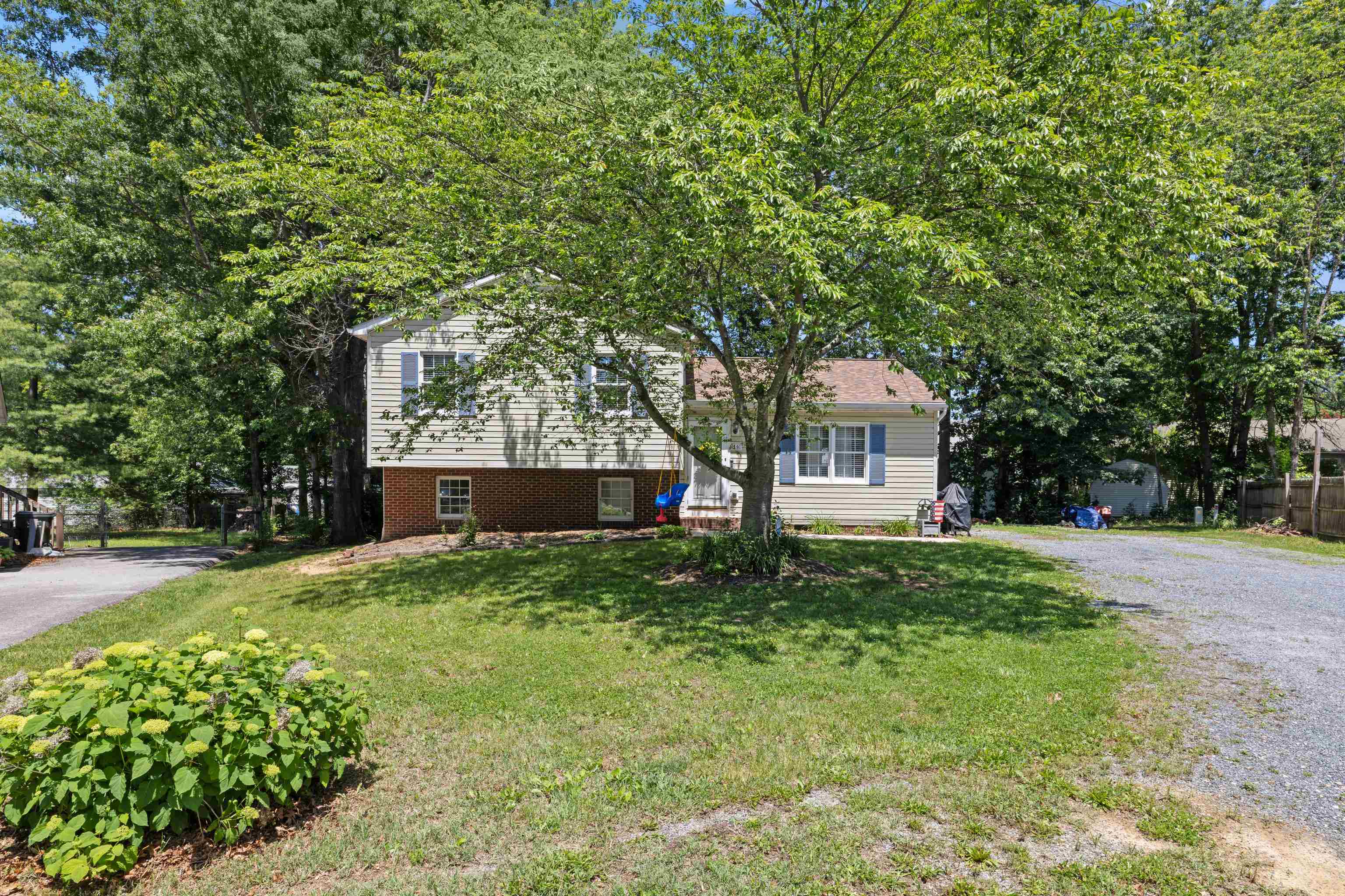 16 KINGSTON CT, STUARTS DRAFT, Virginia 24477, 3 Bedrooms Bedrooms, ,3 BathroomsBathrooms,Residential,16 KINGSTON CT,678012 MLS # 678012 16 KINGSTON CT, STUARTS DRAFT, Virginia 24477, 3 Bedrooms Bedrooms, ,3 BathroomsBathrooms,Residential,16 KINGSTON CT,678012 MLS # 678012