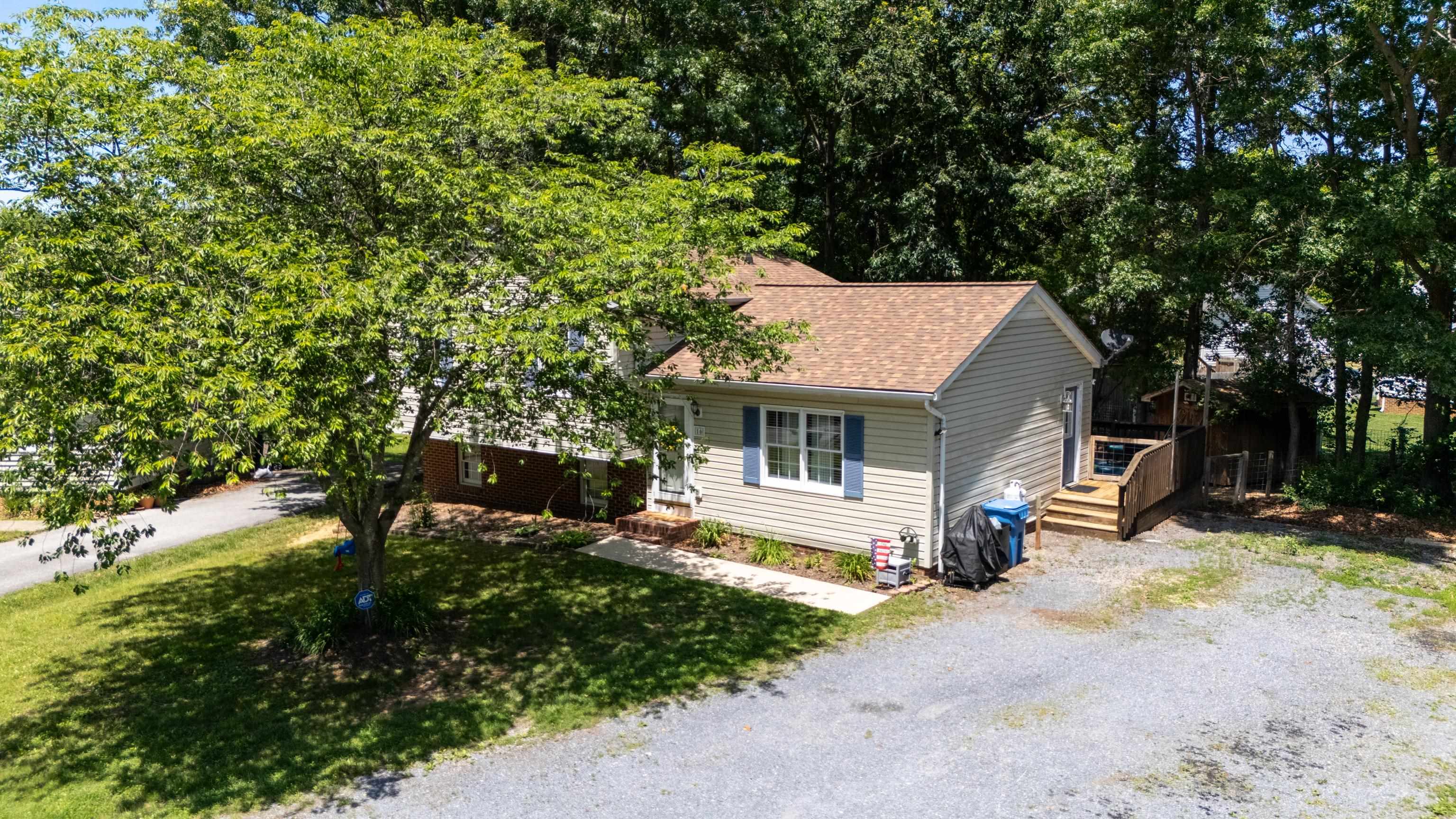 16 KINGSTON CT, STUARTS DRAFT, Virginia 24477, 3 Bedrooms Bedrooms, ,3 BathroomsBathrooms,Residential,16 KINGSTON CT,678012 MLS # 678012 16 KINGSTON CT, STUARTS DRAFT, Virginia 24477, 3 Bedrooms Bedrooms, ,3 BathroomsBathrooms,Residential,16 KINGSTON CT,678012 MLS # 678012