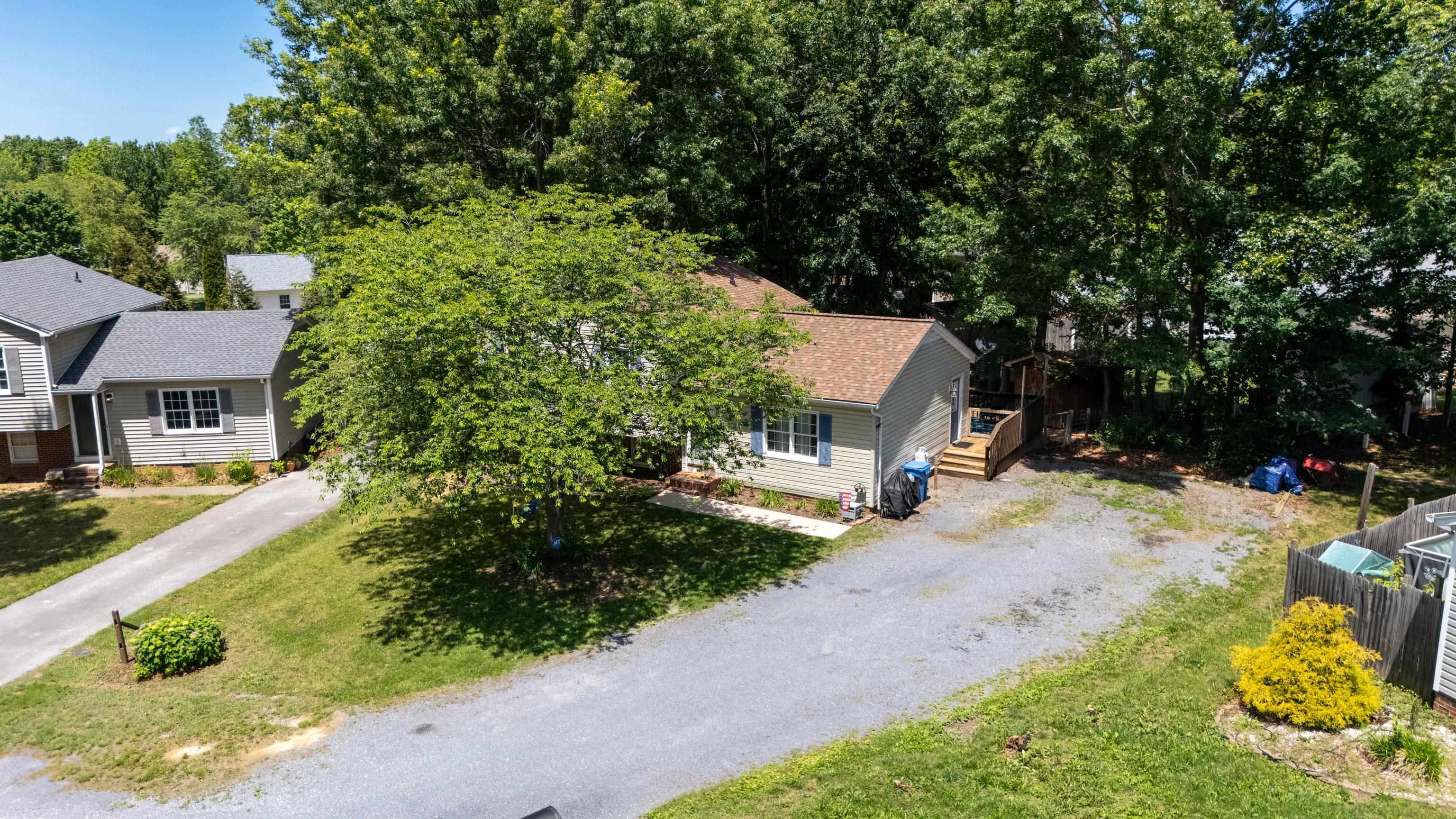 16 KINGSTON CT, STUARTS DRAFT, Virginia 24477, 3 Bedrooms Bedrooms, ,3 BathroomsBathrooms,Residential,16 KINGSTON CT,678012 MLS # 678012 16 KINGSTON CT, STUARTS DRAFT, Virginia 24477, 3 Bedrooms Bedrooms, ,3 BathroomsBathrooms,Residential,16 KINGSTON CT,678012 MLS # 678012