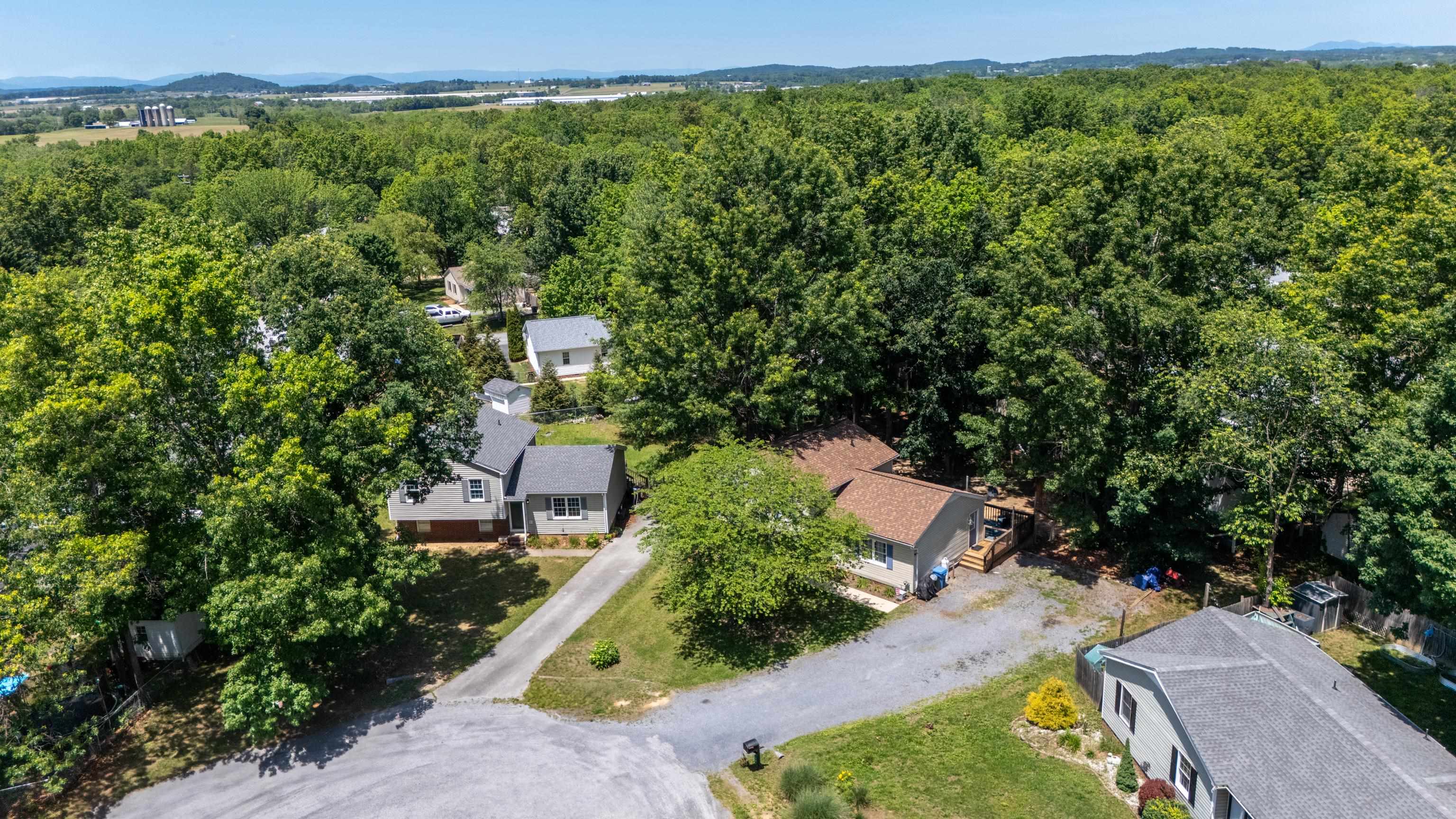 16 KINGSTON CT, STUARTS DRAFT, Virginia 24477, 3 Bedrooms Bedrooms, ,3 BathroomsBathrooms,Residential,16 KINGSTON CT,678012 MLS # 678012 16 KINGSTON CT, STUARTS DRAFT, Virginia 24477, 3 Bedrooms Bedrooms, ,3 BathroomsBathrooms,Residential,16 KINGSTON CT,678012 MLS # 678012