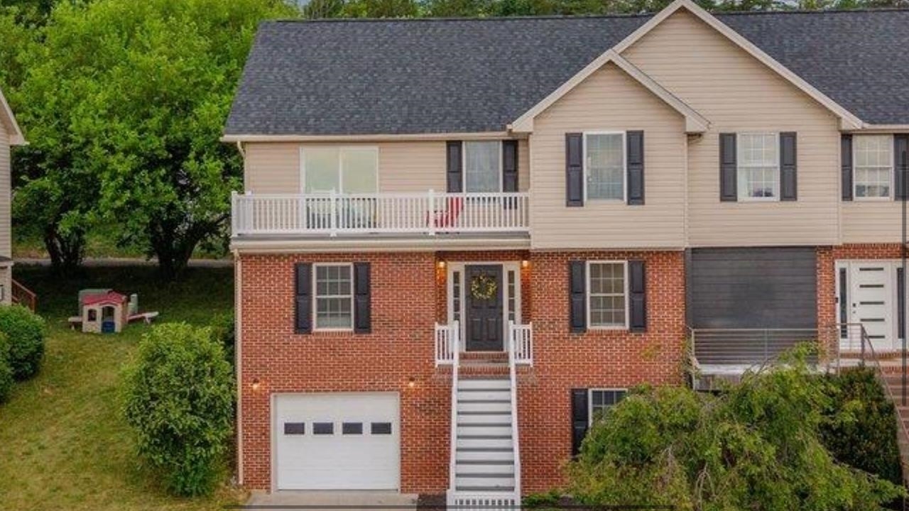 1823 SW WILLOW HILL DR, HARRISONBURG, Virginia 22801, 5 Bedrooms Bedrooms, ,2 BathroomsBathrooms,Residential,1823 SW WILLOW HILL DR,678978 MLS # 678978 1823 SW WILLOW HILL DR, HARRISONBURG, Virginia 22801, 5 Bedrooms Bedrooms, ,2 BathroomsBathrooms,Residential,1823 SW WILLOW HILL DR,678978 MLS # 678978