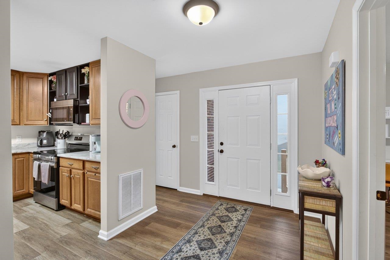 1823 SW WILLOW HILL DR, HARRISONBURG, Virginia 22801, 5 Bedrooms Bedrooms, ,2 BathroomsBathrooms,Residential,1823 SW WILLOW HILL DR,678978 MLS # 678978 1823 SW WILLOW HILL DR, HARRISONBURG, Virginia 22801, 5 Bedrooms Bedrooms, ,2 BathroomsBathrooms,Residential,1823 SW WILLOW HILL DR,678978 MLS # 678978