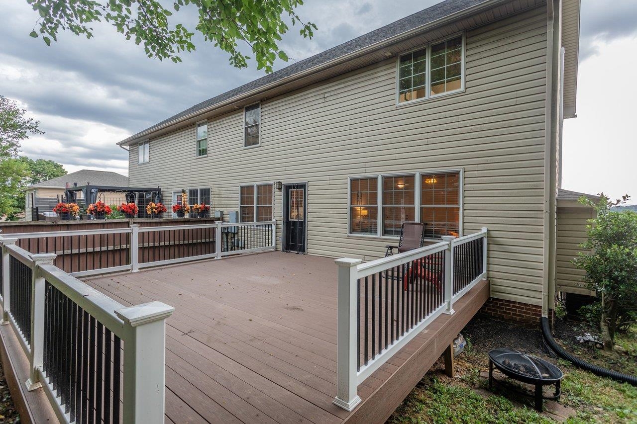 1823 SW WILLOW HILL DR, HARRISONBURG, Virginia 22801, 5 Bedrooms Bedrooms, ,2 BathroomsBathrooms,Residential,1823 SW WILLOW HILL DR,678978 MLS # 678978 1823 SW WILLOW HILL DR, HARRISONBURG, Virginia 22801, 5 Bedrooms Bedrooms, ,2 BathroomsBathrooms,Residential,1823 SW WILLOW HILL DR,678978 MLS # 678978
