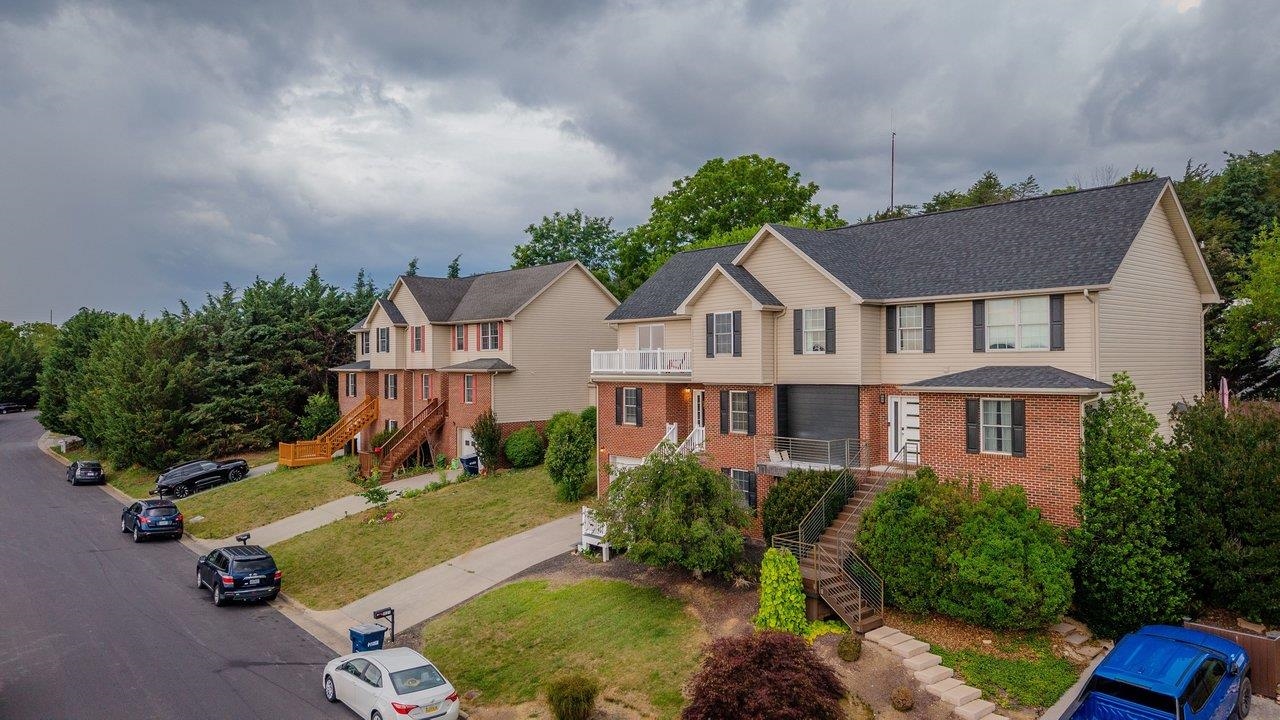 1823 SW WILLOW HILL DR, HARRISONBURG, Virginia 22801, 5 Bedrooms Bedrooms, ,2 BathroomsBathrooms,Residential,1823 SW WILLOW HILL DR,678978 MLS # 678978 1823 SW WILLOW HILL DR, HARRISONBURG, Virginia 22801, 5 Bedrooms Bedrooms, ,2 BathroomsBathrooms,Residential,1823 SW WILLOW HILL DR,678978 MLS # 678978