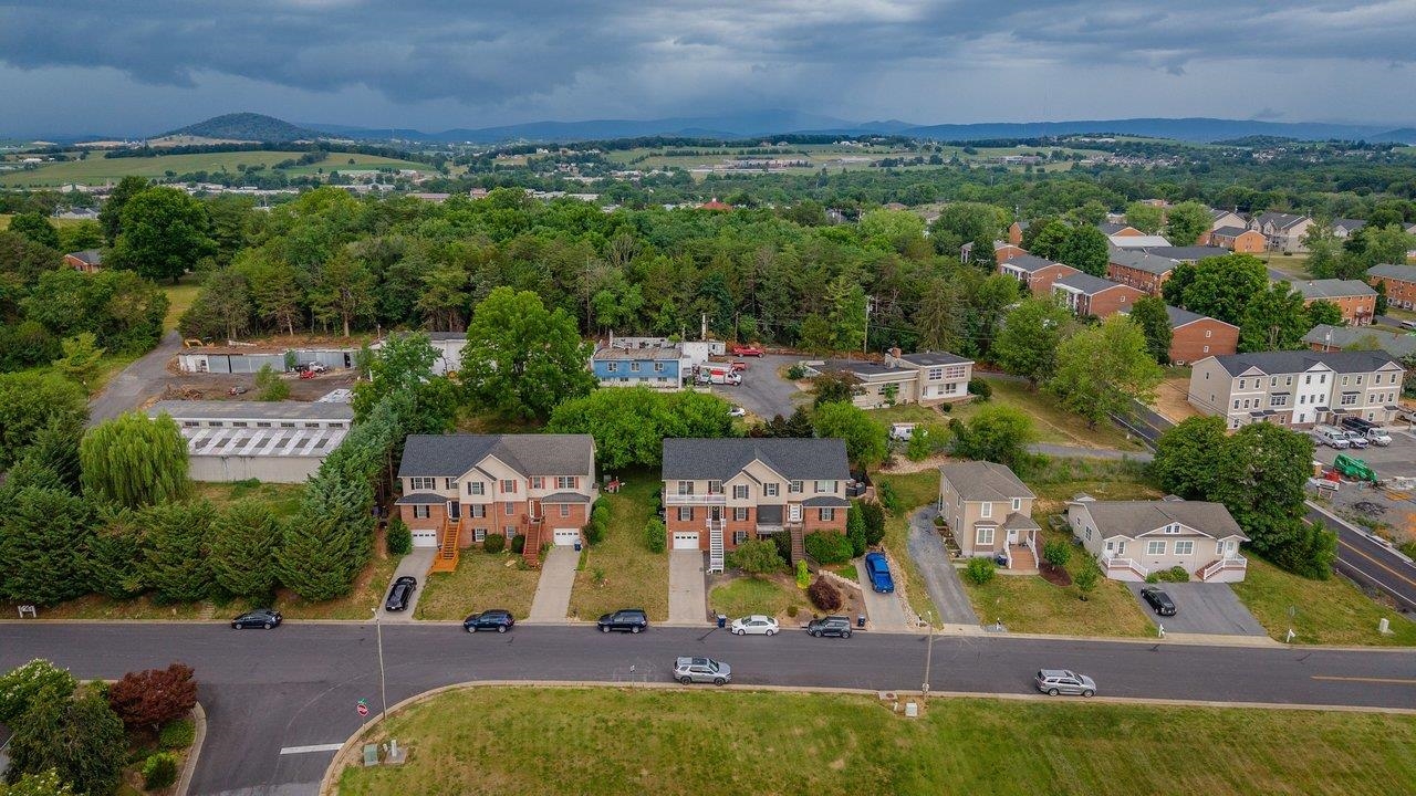 1823 SW WILLOW HILL DR, HARRISONBURG, Virginia 22801, 5 Bedrooms Bedrooms, ,2 BathroomsBathrooms,Residential,1823 SW WILLOW HILL DR,678978 MLS # 678978 1823 SW WILLOW HILL DR, HARRISONBURG, Virginia 22801, 5 Bedrooms Bedrooms, ,2 BathroomsBathrooms,Residential,1823 SW WILLOW HILL DR,678978 MLS # 678978