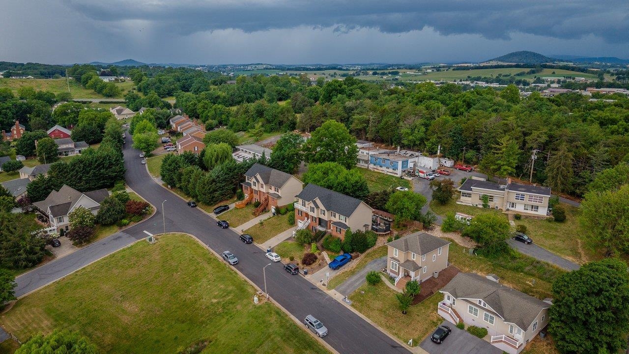 1823 SW WILLOW HILL DR, HARRISONBURG, Virginia 22801, 5 Bedrooms Bedrooms, ,2 BathroomsBathrooms,Residential,1823 SW WILLOW HILL DR,678978 MLS # 678978 1823 SW WILLOW HILL DR, HARRISONBURG, Virginia 22801, 5 Bedrooms Bedrooms, ,2 BathroomsBathrooms,Residential,1823 SW WILLOW HILL DR,678978 MLS # 678978