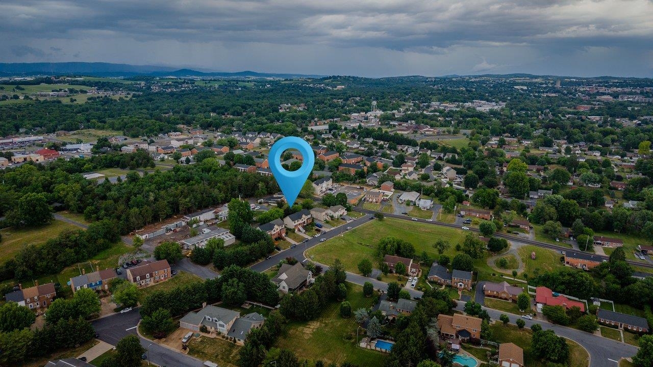 1823 SW WILLOW HILL DR, HARRISONBURG, Virginia 22801, 5 Bedrooms Bedrooms, ,2 BathroomsBathrooms,Residential,1823 SW WILLOW HILL DR,678978 MLS # 678978 1823 SW WILLOW HILL DR, HARRISONBURG, Virginia 22801, 5 Bedrooms Bedrooms, ,2 BathroomsBathrooms,Residential,1823 SW WILLOW HILL DR,678978 MLS # 678978