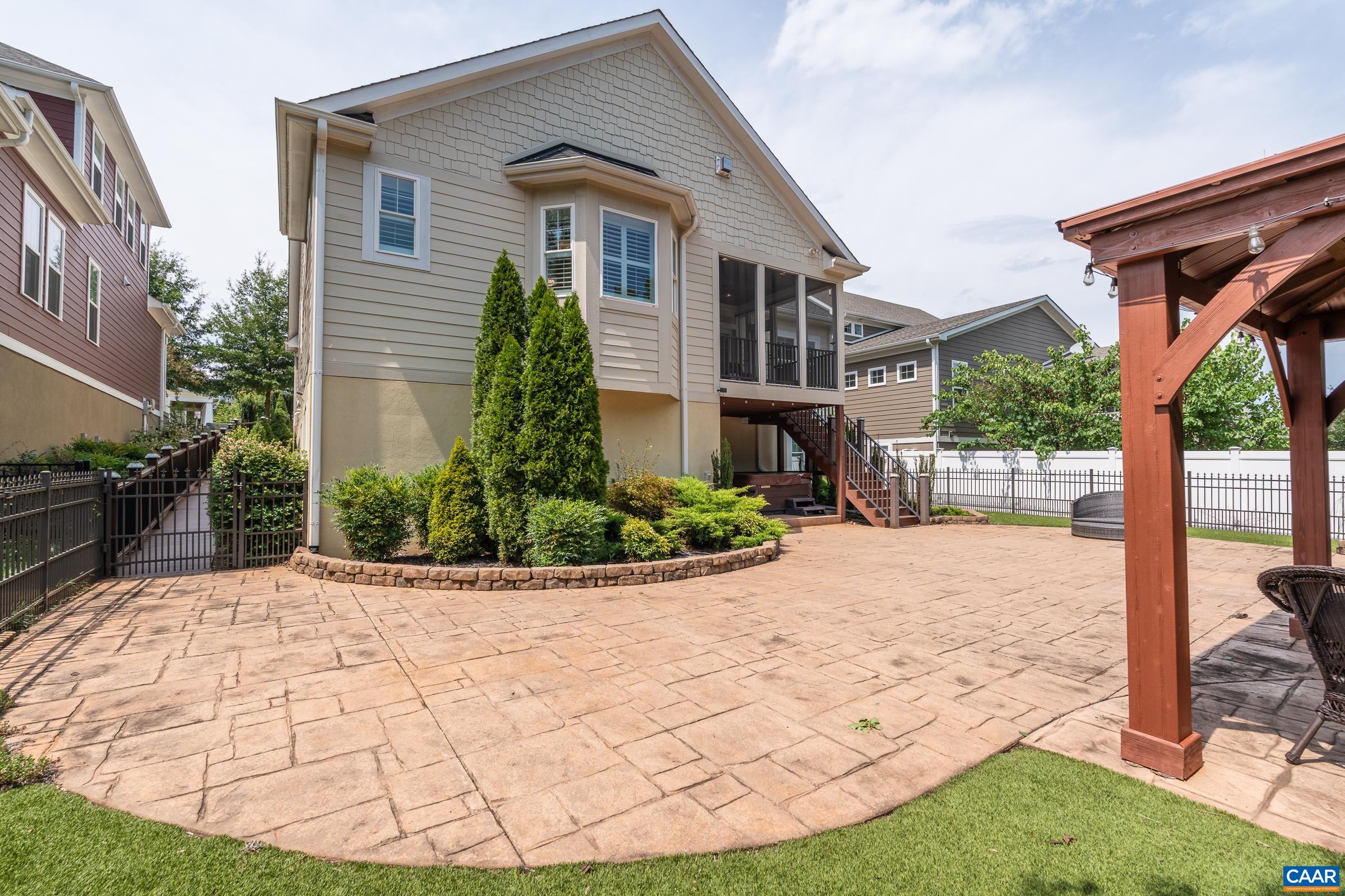 1158 FARROW DR, CHARLOTTESVILLE, Virginia 22901, 4 Bedrooms Bedrooms, ,3 BathroomsBathrooms,Residential,1158 FARROW DR,680635 MLS # 680635 1158 FARROW DR, CHARLOTTESVILLE, Virginia 22901, 4 Bedrooms Bedrooms, ,3 BathroomsBathrooms,Residential,1158 FARROW DR,680635 MLS # 680635