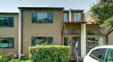Popular rental community minutes from UVA and UVA Health