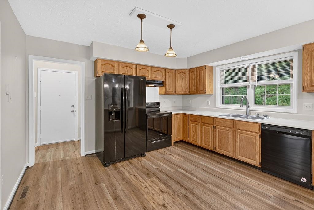 4345 LEE JACKSON HWY, GREENVILLE, Virginia 24440, 3 Bedrooms Bedrooms, ,2 BathroomsBathrooms,Residential,4345 LEE JACKSON HWY,680660 MLS # 680660 4345 LEE JACKSON HWY, GREENVILLE, Virginia 24440, 3 Bedrooms Bedrooms, ,2 BathroomsBathrooms,Residential,4345 LEE JACKSON HWY,680660 MLS # 680660