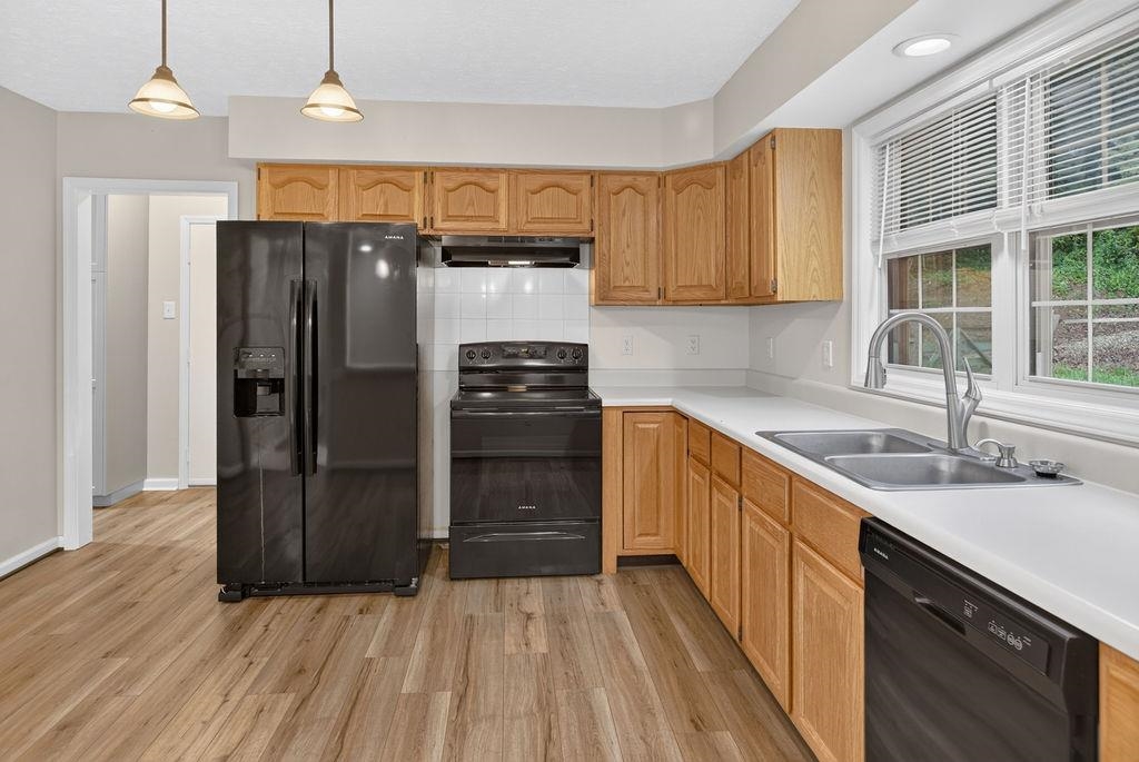 4345 LEE JACKSON HWY, GREENVILLE, Virginia 24440, 3 Bedrooms Bedrooms, ,2 BathroomsBathrooms,Residential,4345 LEE JACKSON HWY,680660 MLS # 680660 4345 LEE JACKSON HWY, GREENVILLE, Virginia 24440, 3 Bedrooms Bedrooms, ,2 BathroomsBathrooms,Residential,4345 LEE JACKSON HWY,680660 MLS # 680660